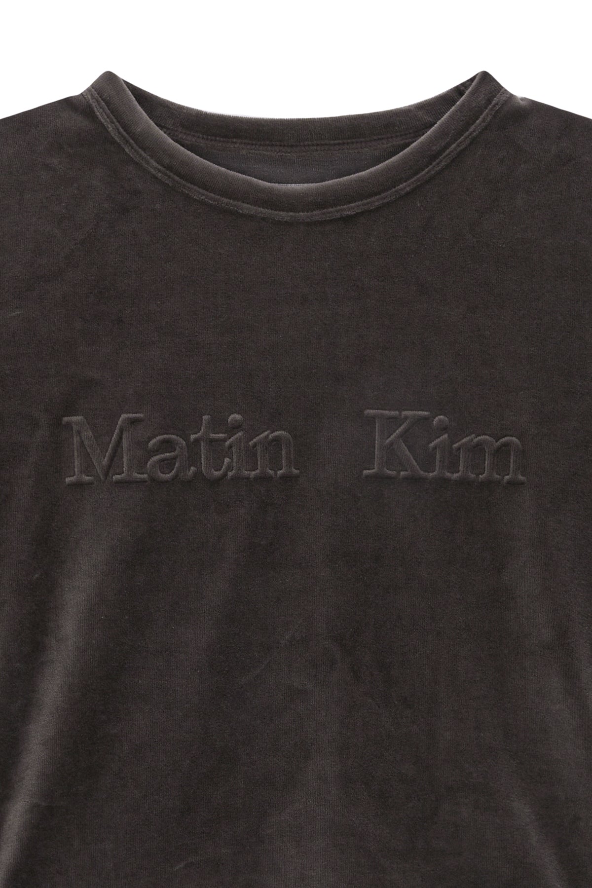 [matinkim] LOGO EMBOSS VELVET CROP TOP IN KHAKI