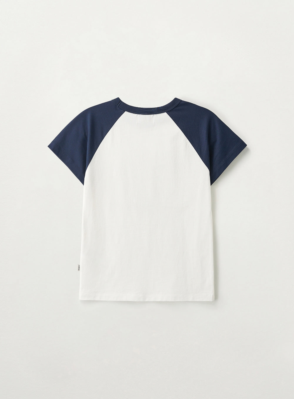Satur (W) Heart Graphic Raglan T-Shirt - White