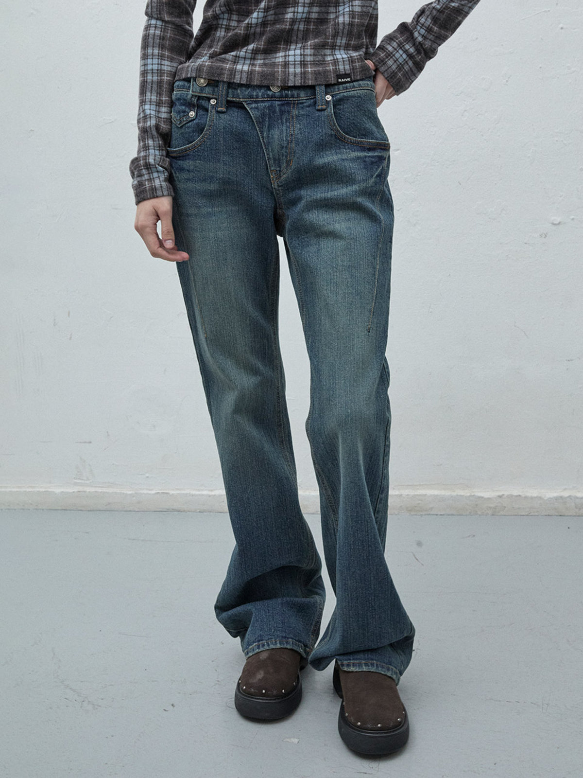 Raive Low Rise Boots Cut Denim Pants