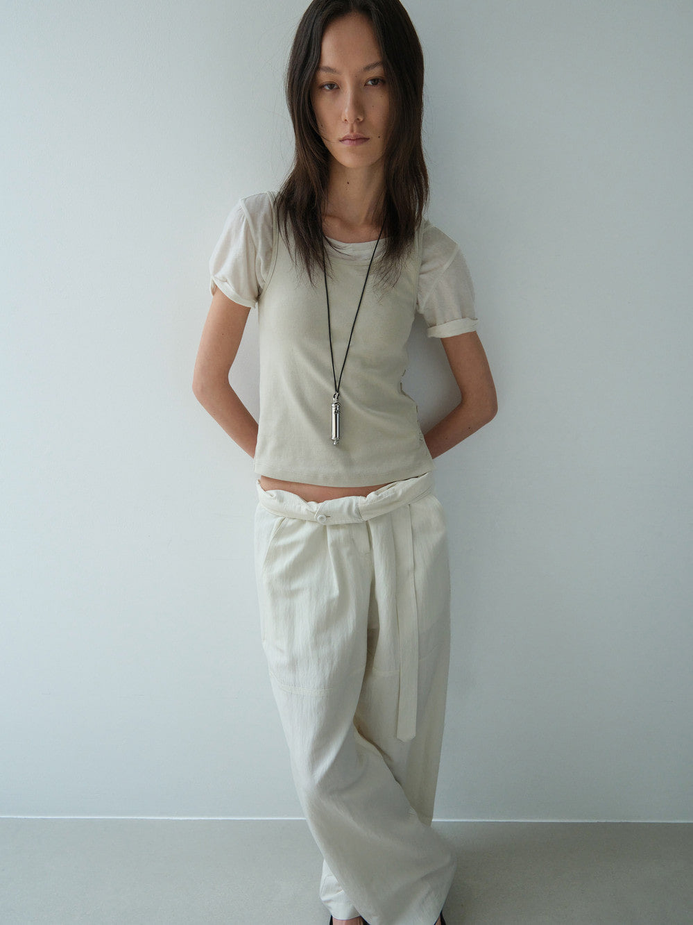 [Low Classic] Side Button Sleeveless Top_Greish Beige