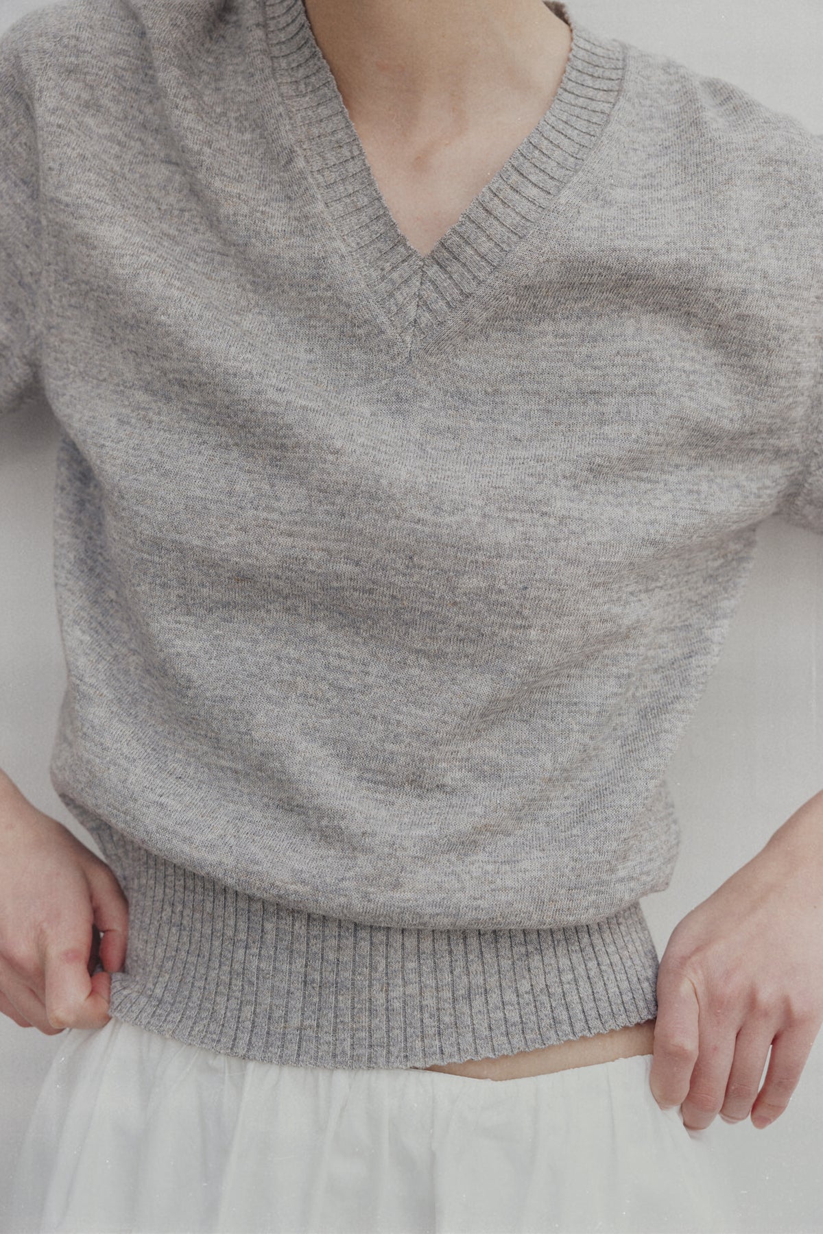 Nothing Written Marine v-neck pullover (Gray)