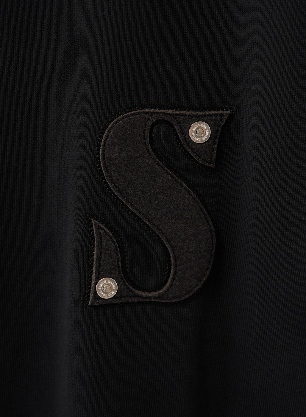 [satur] Small Rivet Applique Pocket Logo Hoodie - Black