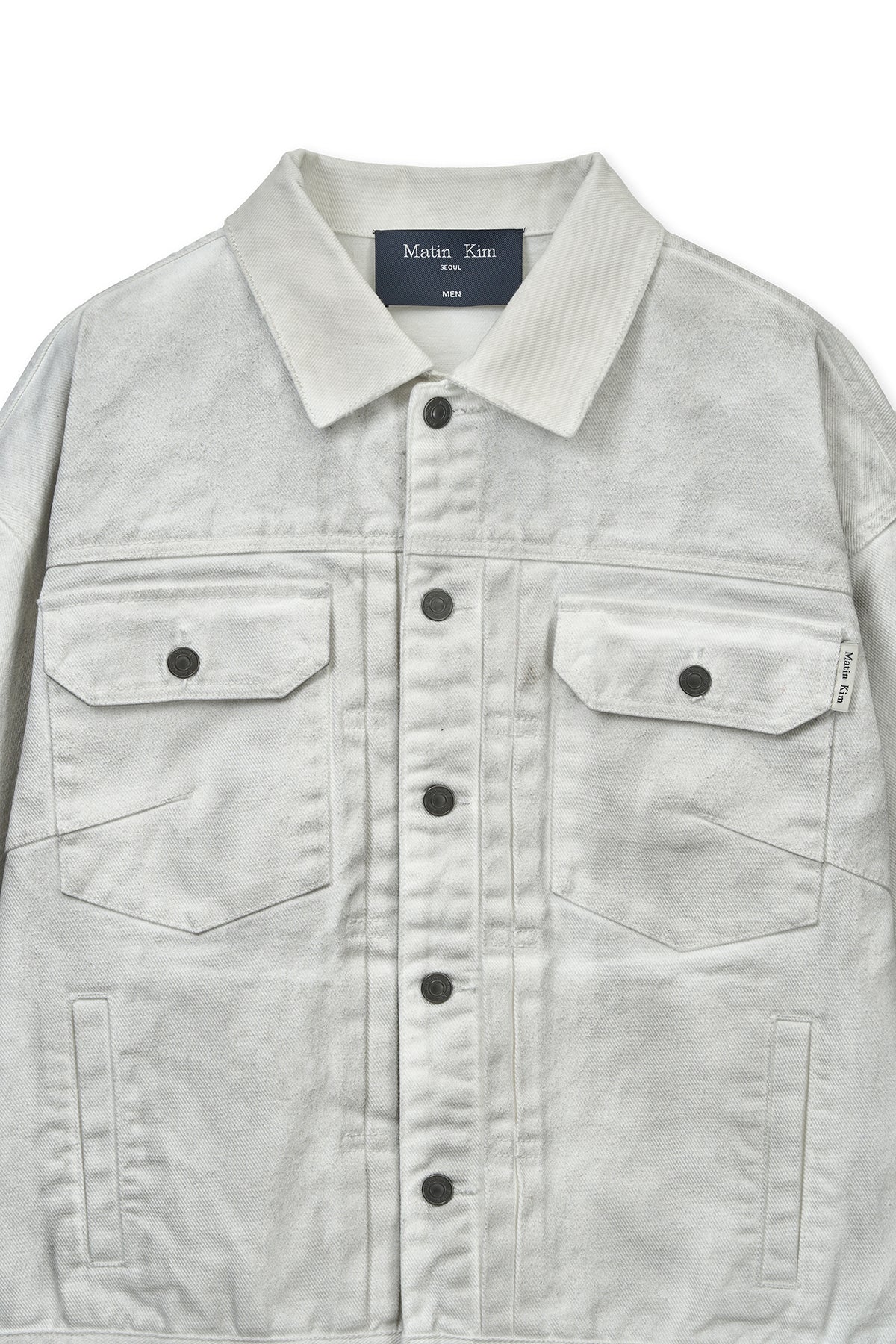 [matinkim] VINTAGE WASHED DENIM TRUCKER FOR MEN IN WHITE
