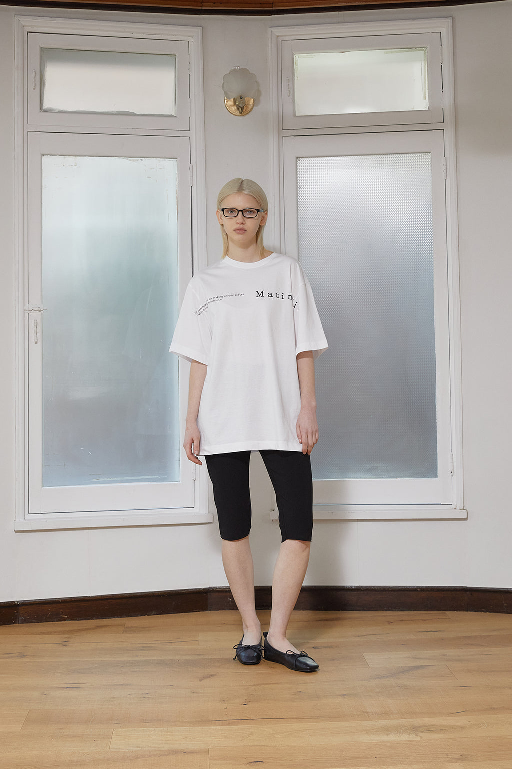 [matinkim] HALF TEXT LOGO TOP FOR WOMEN IN WHITE