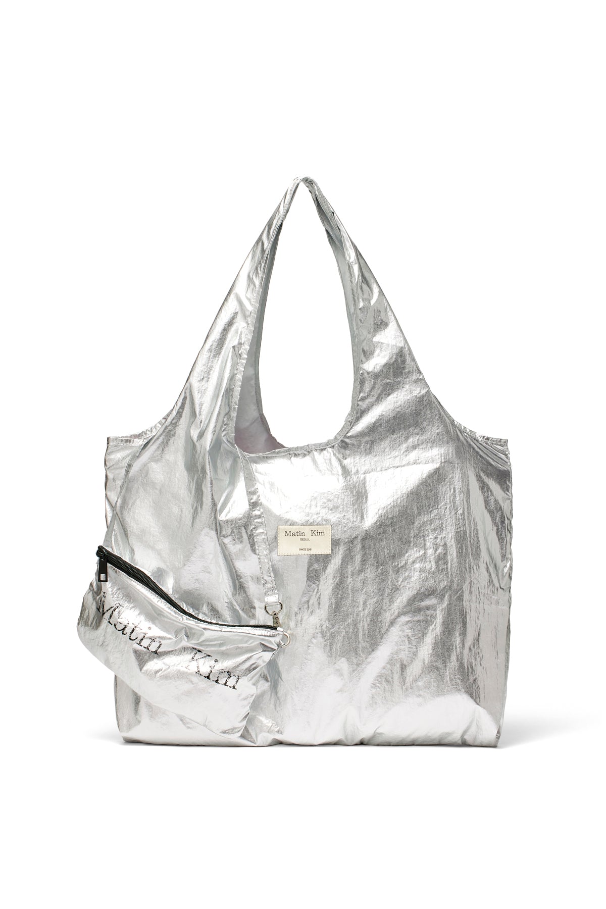 [matinkim] MATIN CRACKED LOGO GLOSSY ECOBAG IN SILVER
