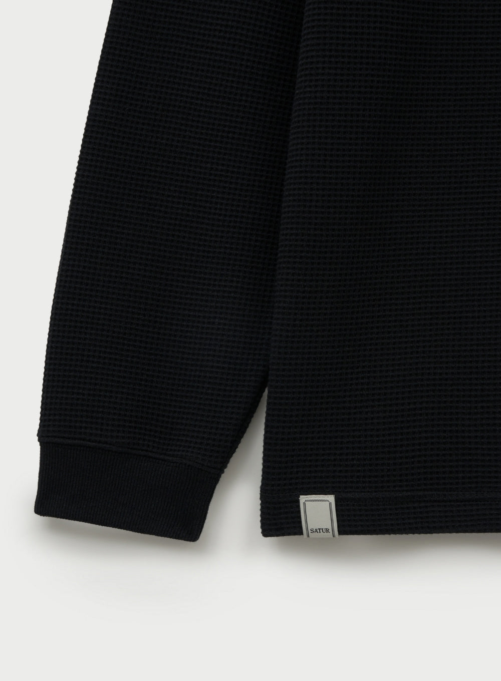 [satur] Waffle Henry Neck T-shirt - Black