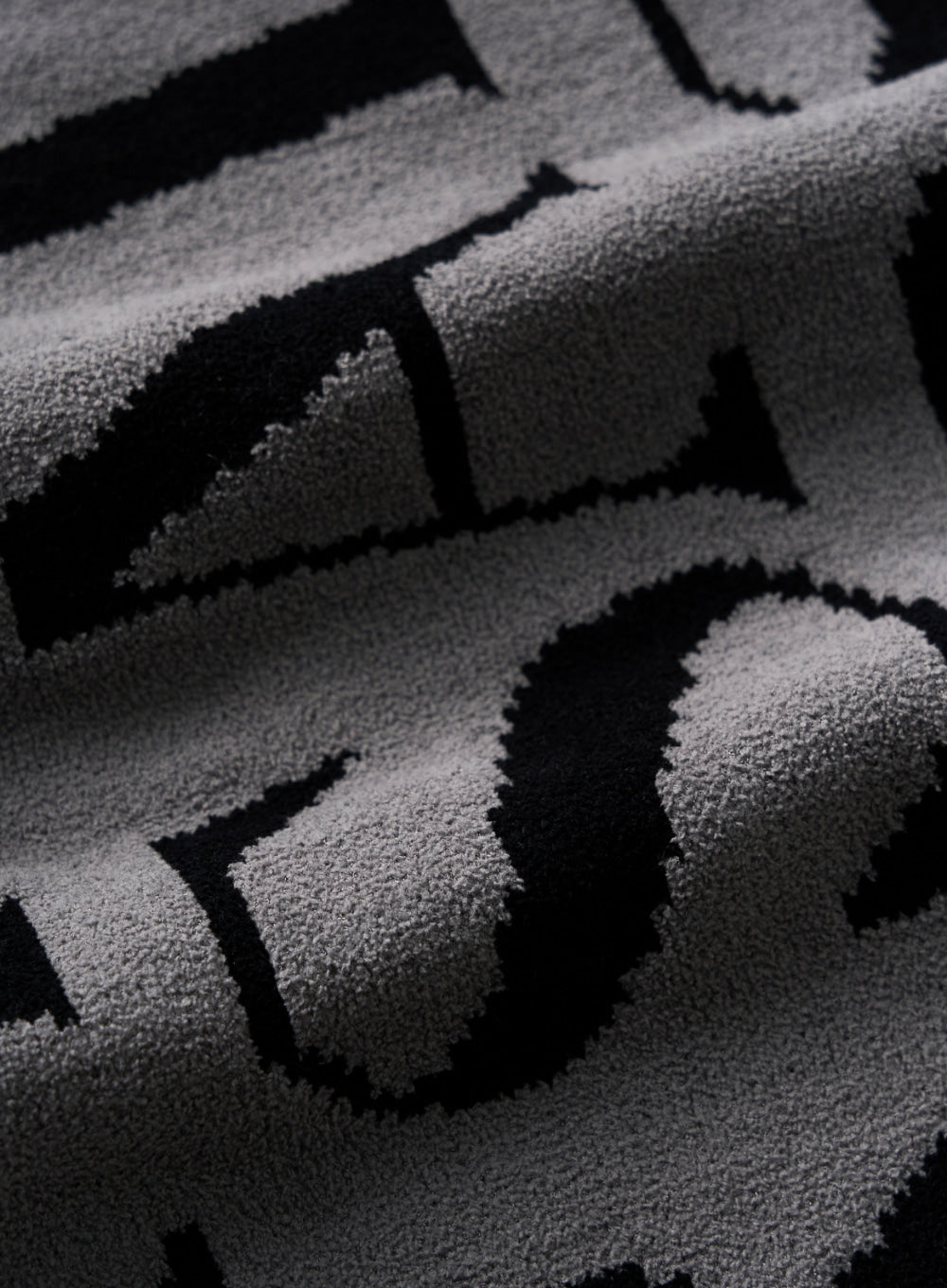 [satur] Logo Jacquard Muffler - Black