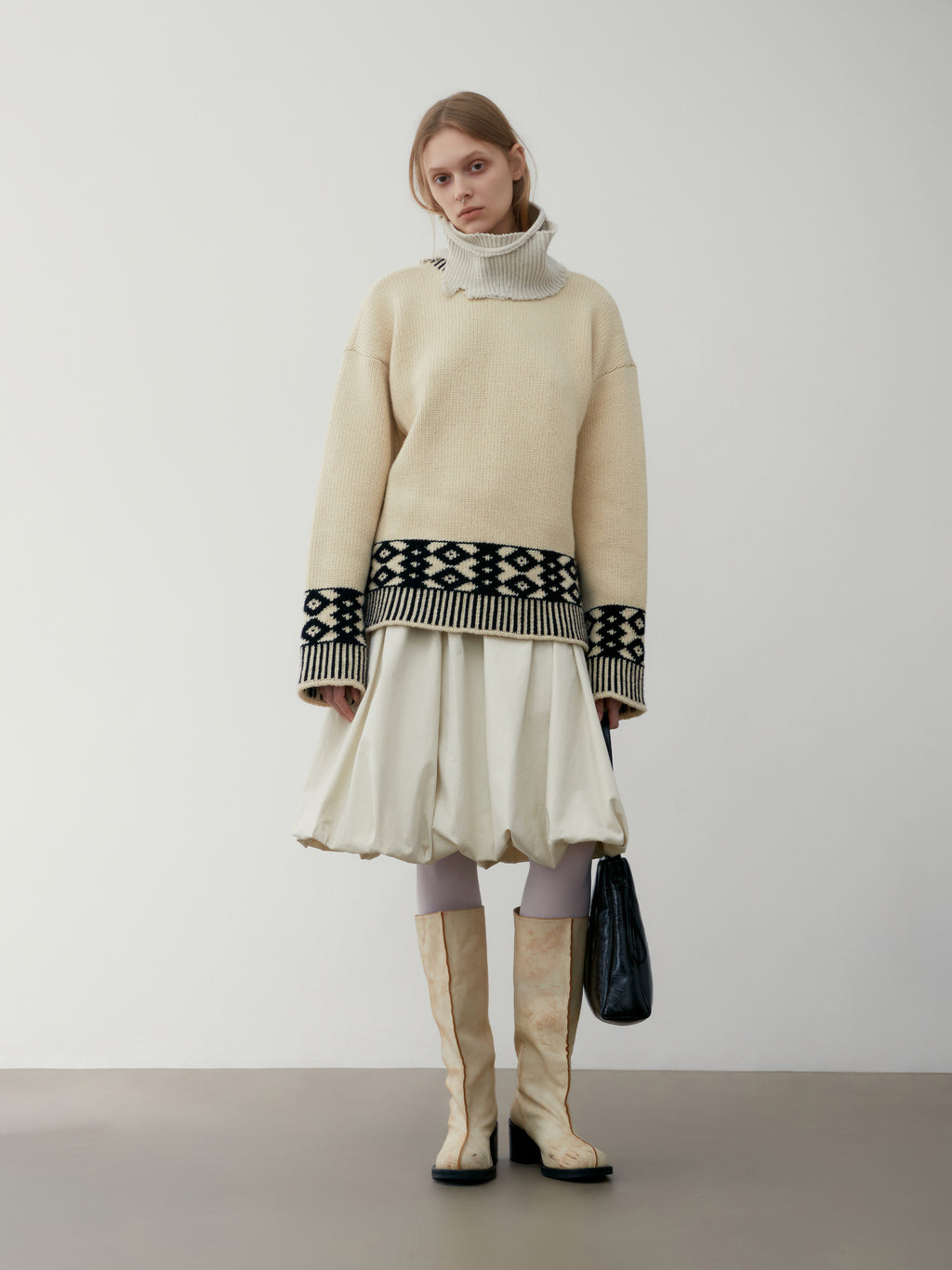 [low_classic] JACQUARD KNIT SWEATER
IVORY