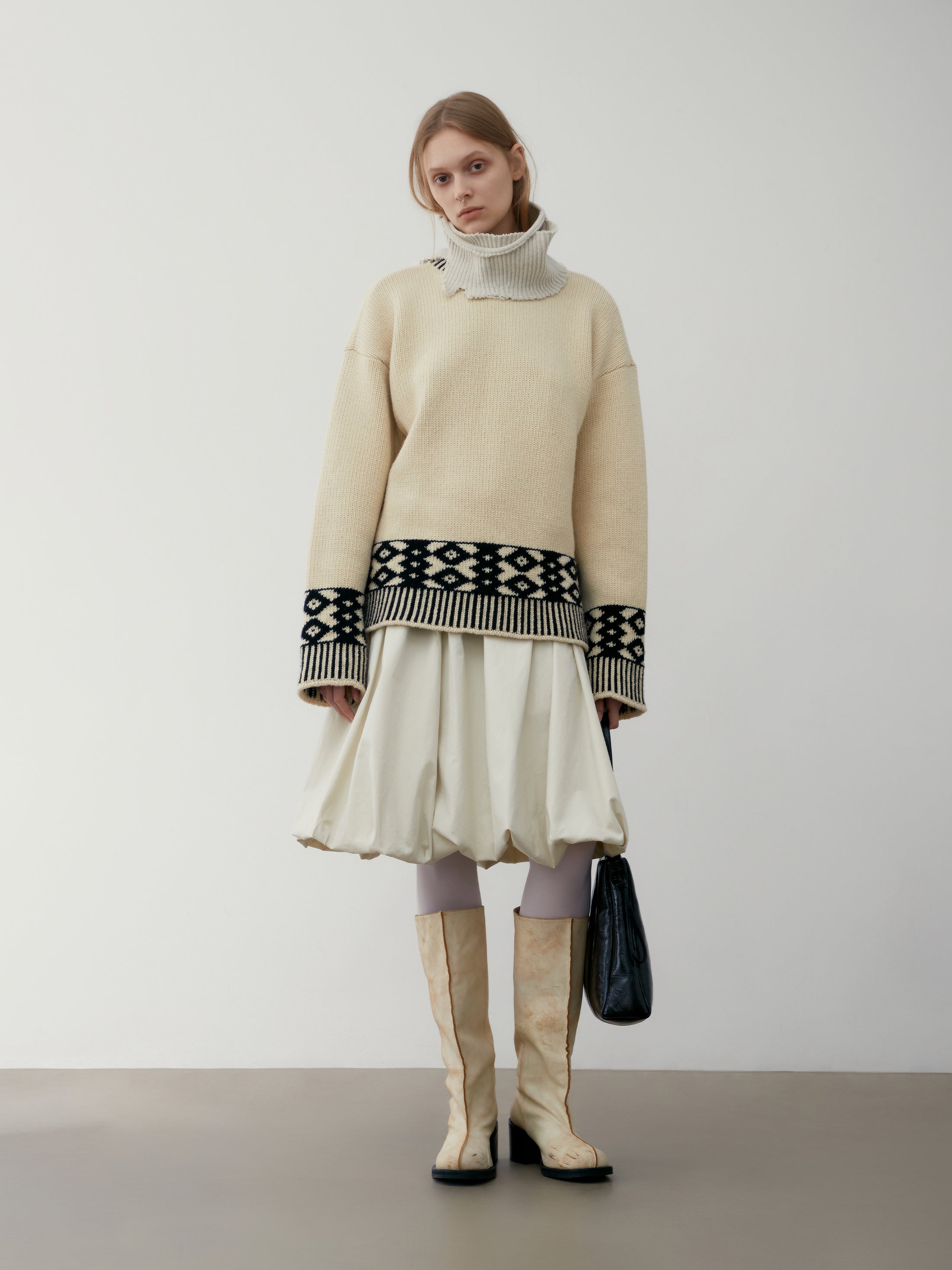 [low_classic] JACQUARD KNIT SWEATER
IVORY