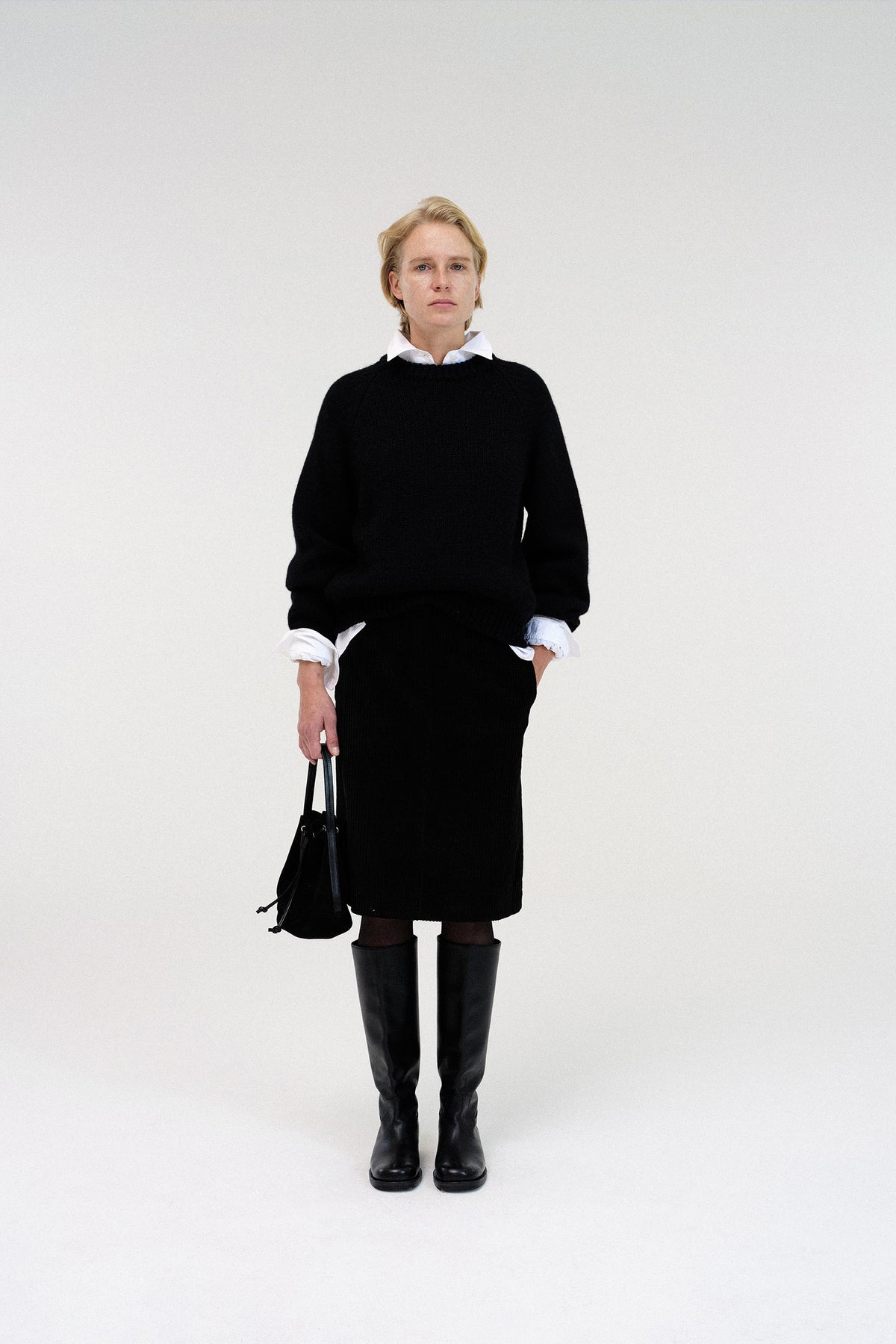 Nothing Written U-neck knitted sweater (Black)