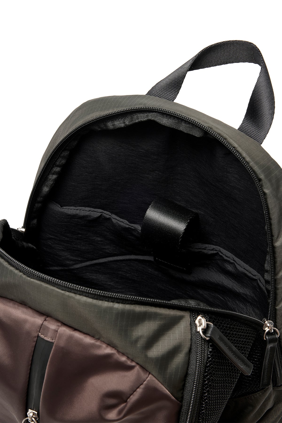 [matinkim] EXPLORER ZIPPER BACK PACK IN KHAKI