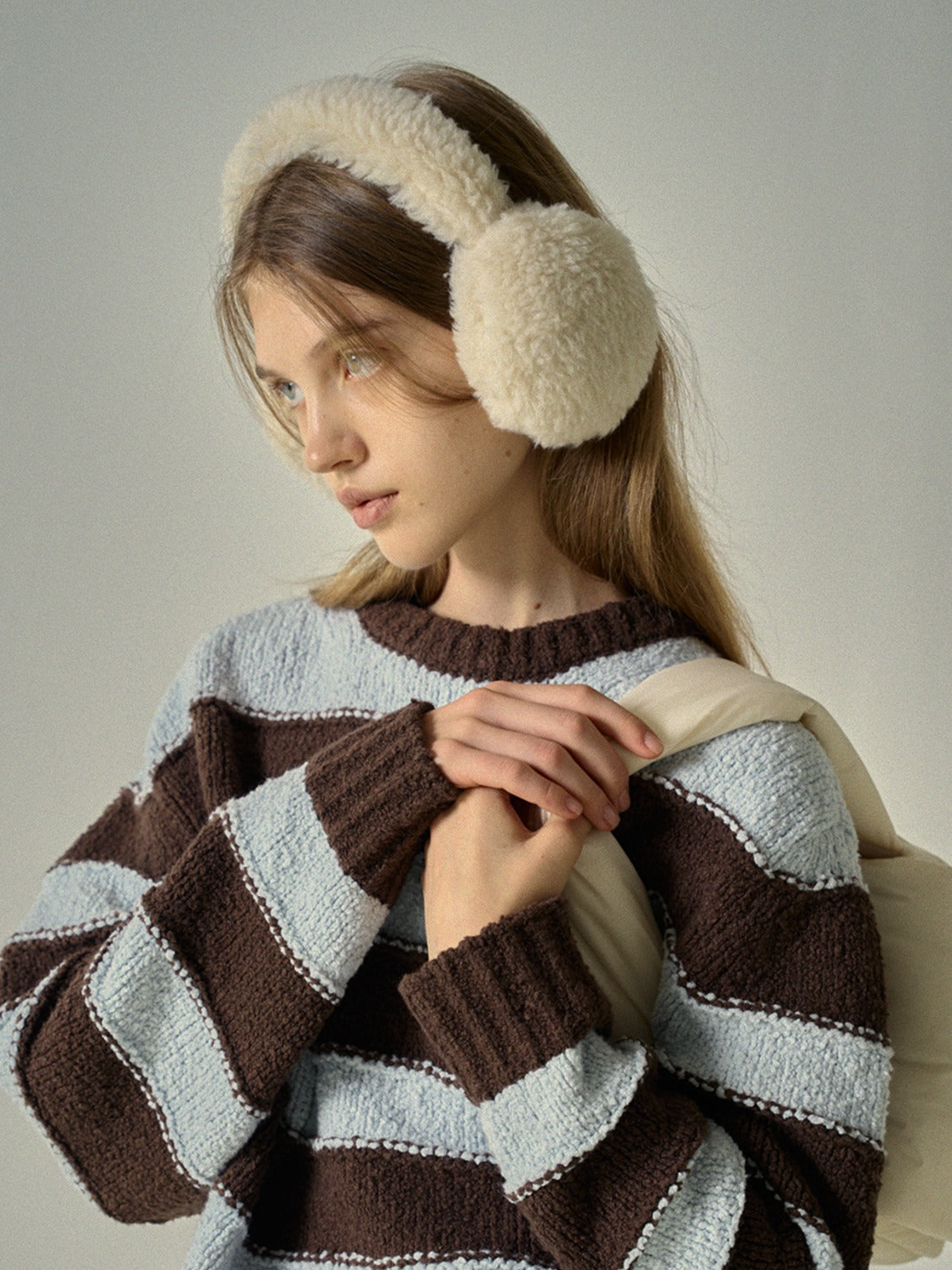 Facade Pattern Lambswool Earmuffs cream
