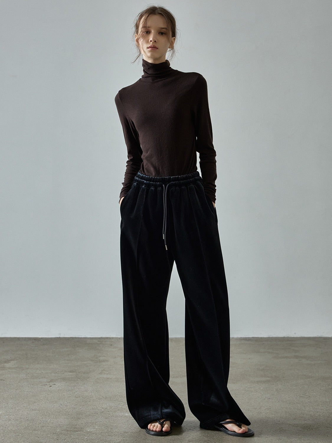 Facade Pattern Relaxed Velvet Pants black