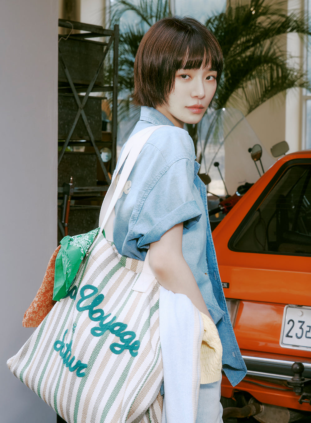 [satur] (W) Bon Voyage Denim Shirt - Light Blue