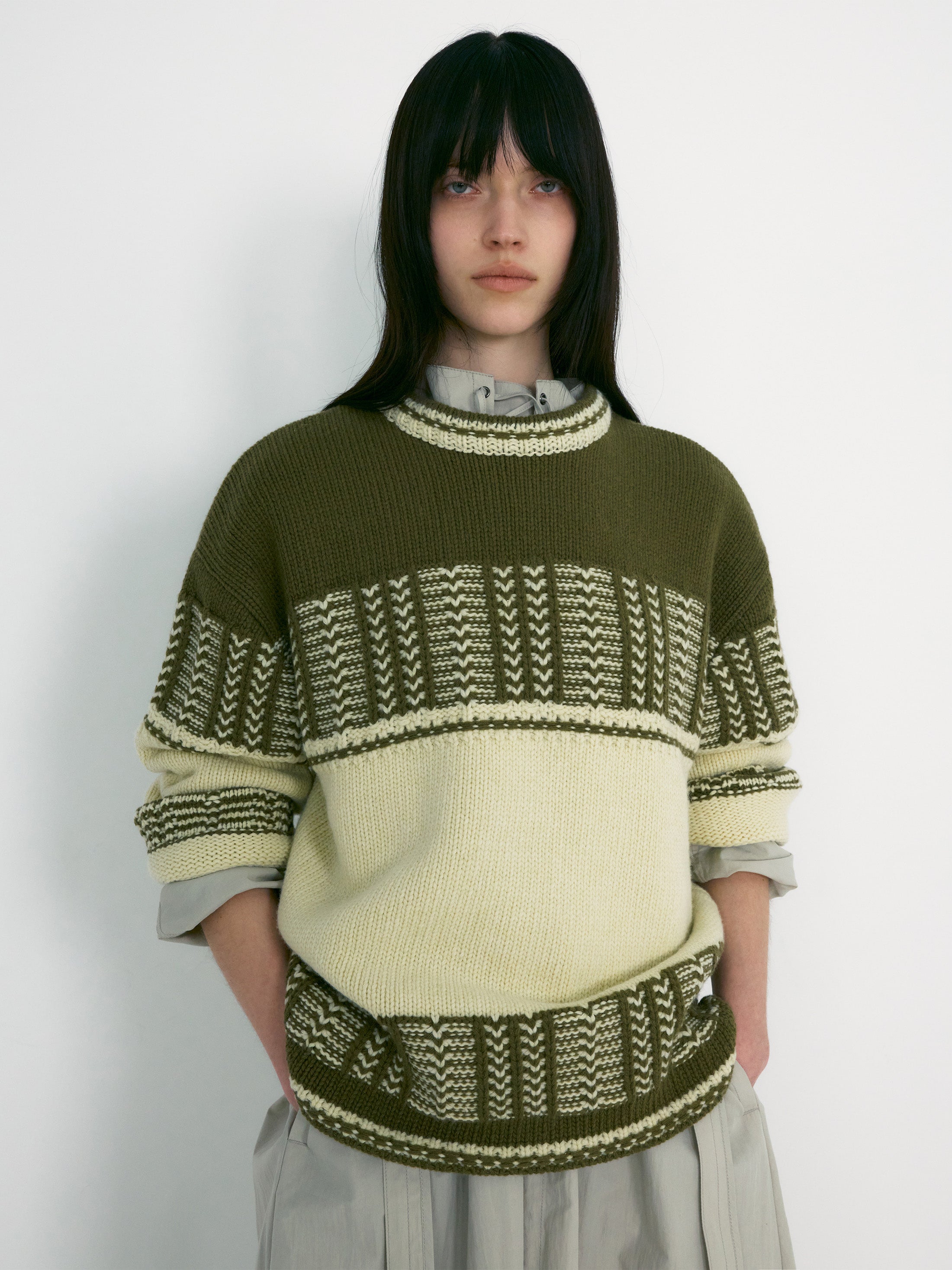 [low_classic] Jacquard Knit Sweater
Khaki