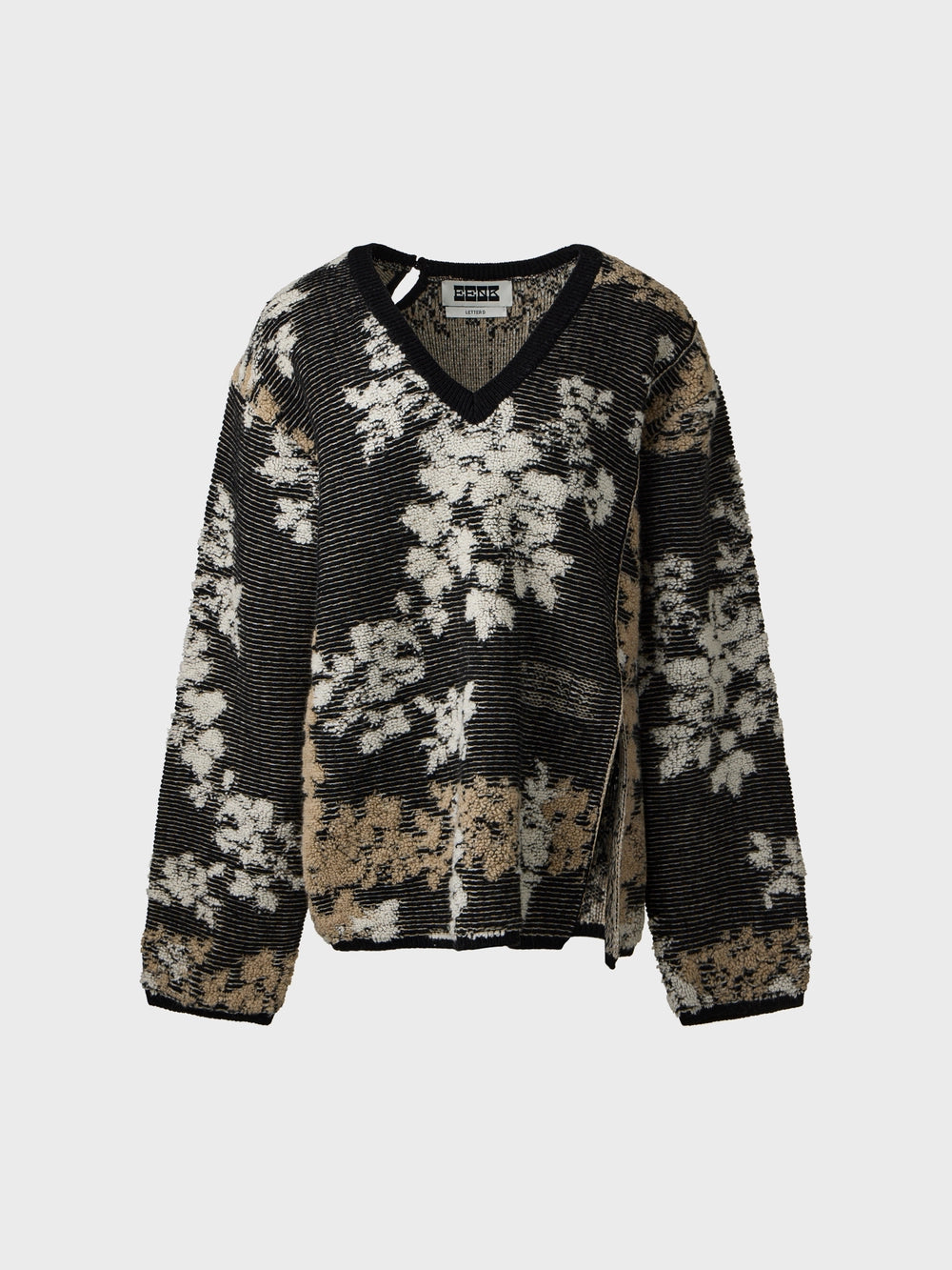 EENK Side Slit V-Neck Knitwear Sweater - Black
