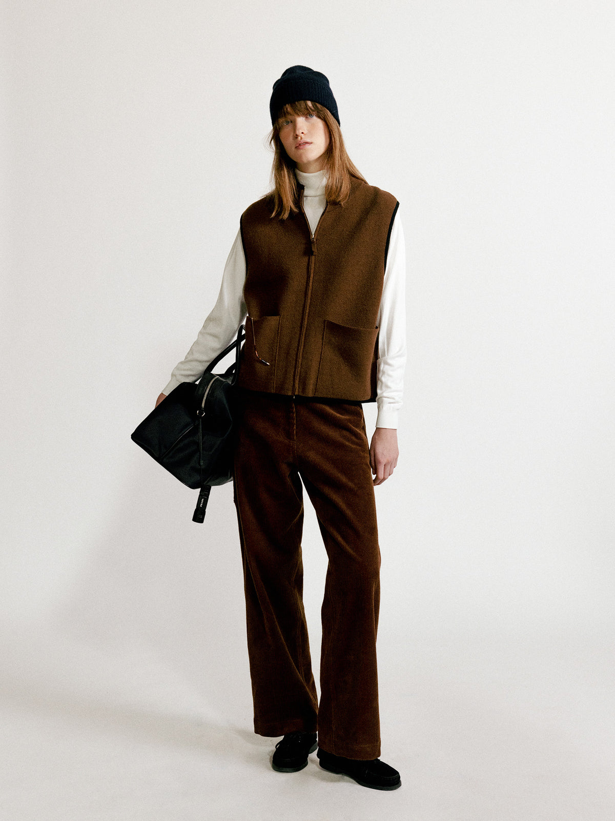 Nothing Written Dicky zip-up vest (Camel)