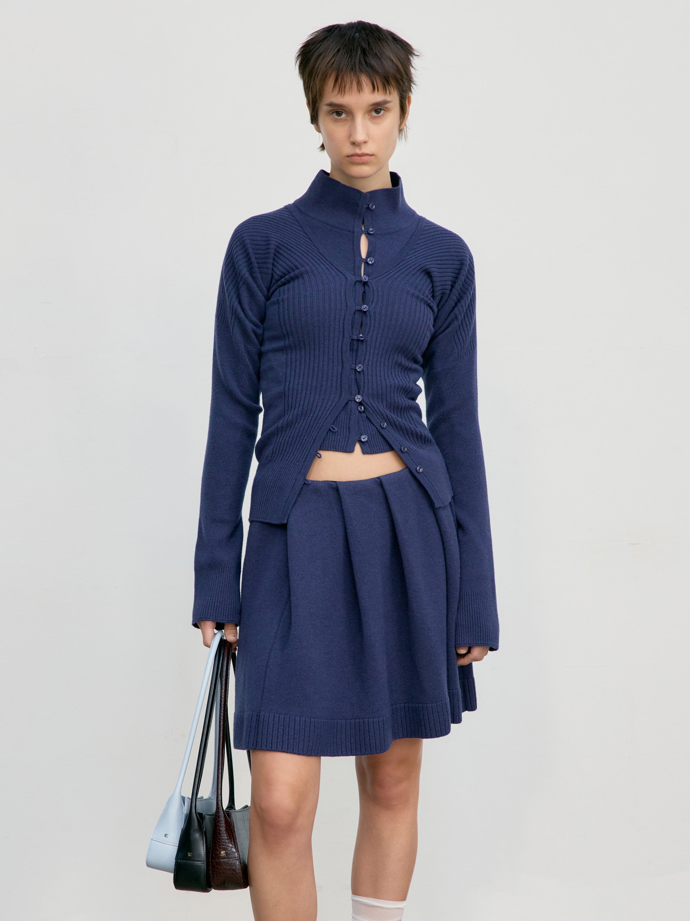 [low_classic] High Neck Knit Cardigan
Navy