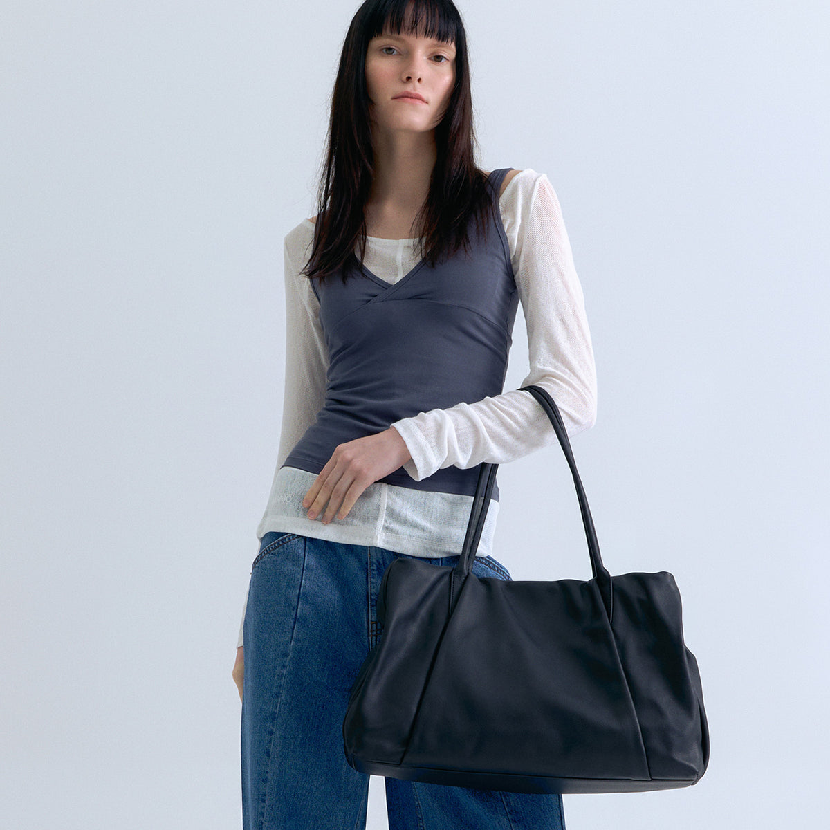 Vunque Toque Cloud Tote L Black