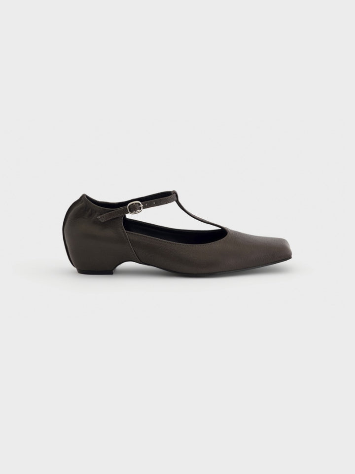 Low Classic Square Toe Stiletto Brown
