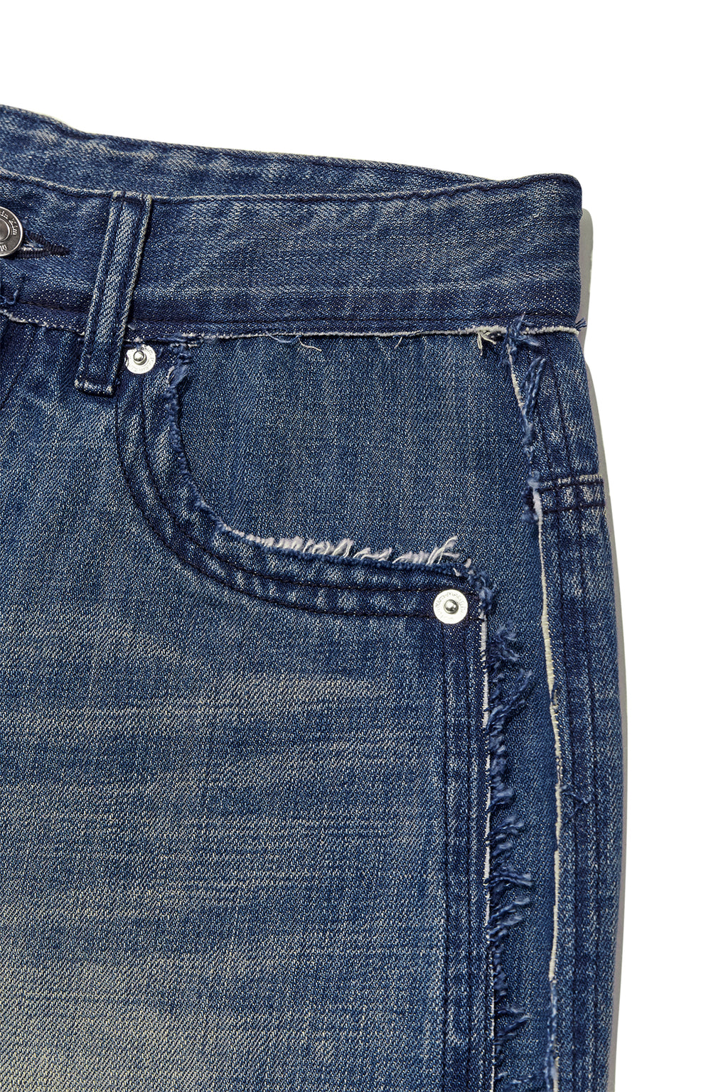 [matinkim] ROUGH CUT LINE POINT DENIM PANTS IN BLUE