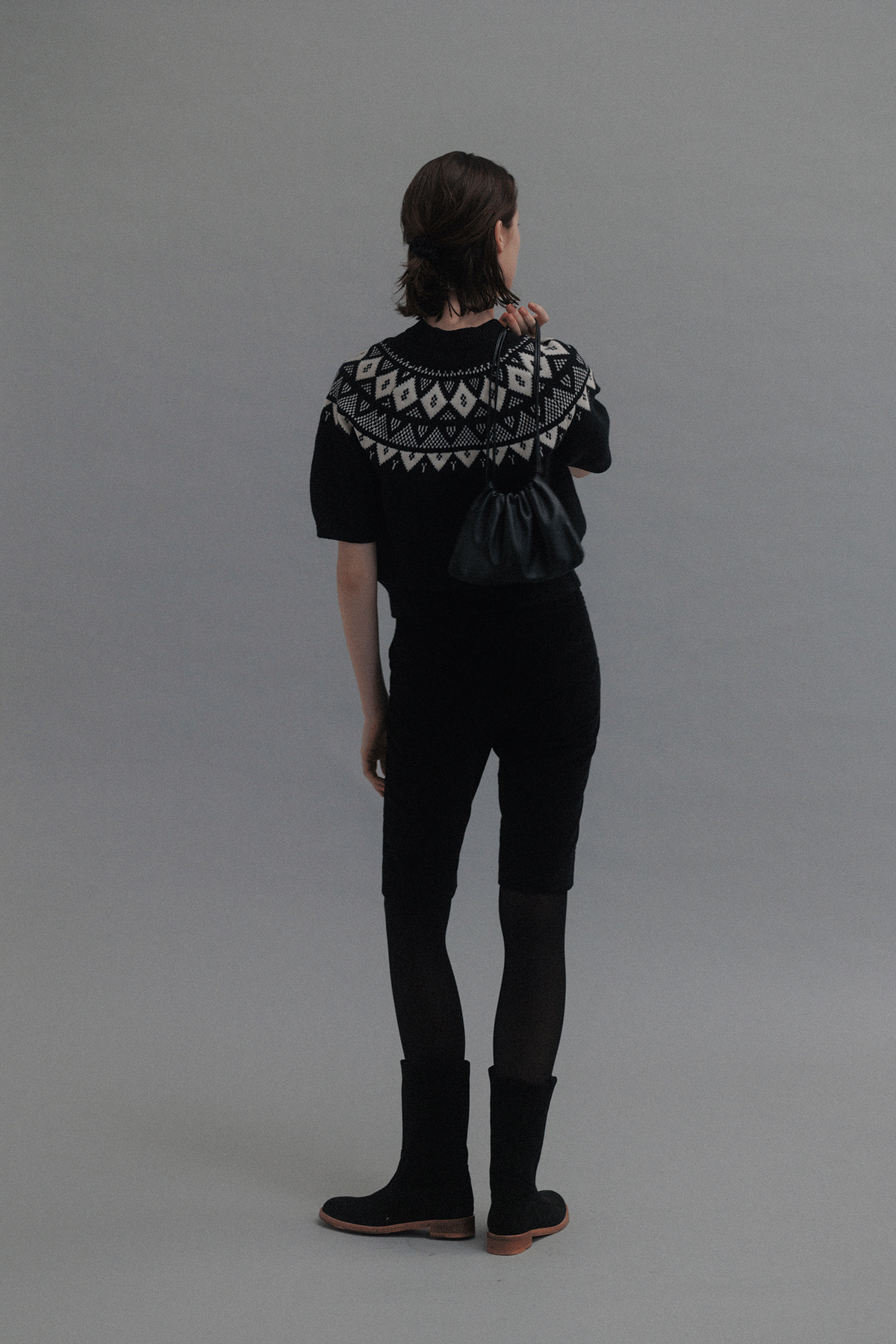 Nothing Written Ailos pattern short sleeve knit (Dark navy)