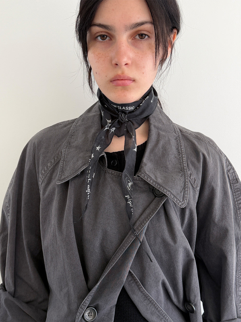 Low Classic Pigment Washed Half Trench Coat Charcoal
