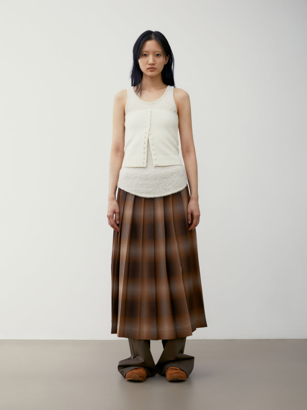 [low_classic] DIAGONAL BUTTON UP BUSTIER
IVORY