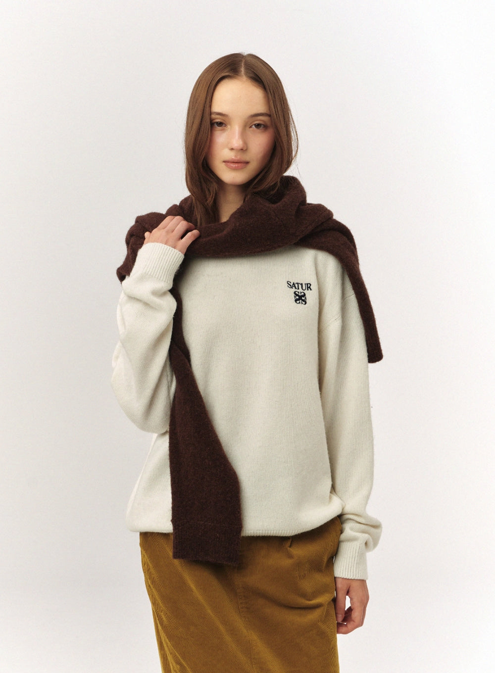 [satur] Loren Classic Logo Knit - White