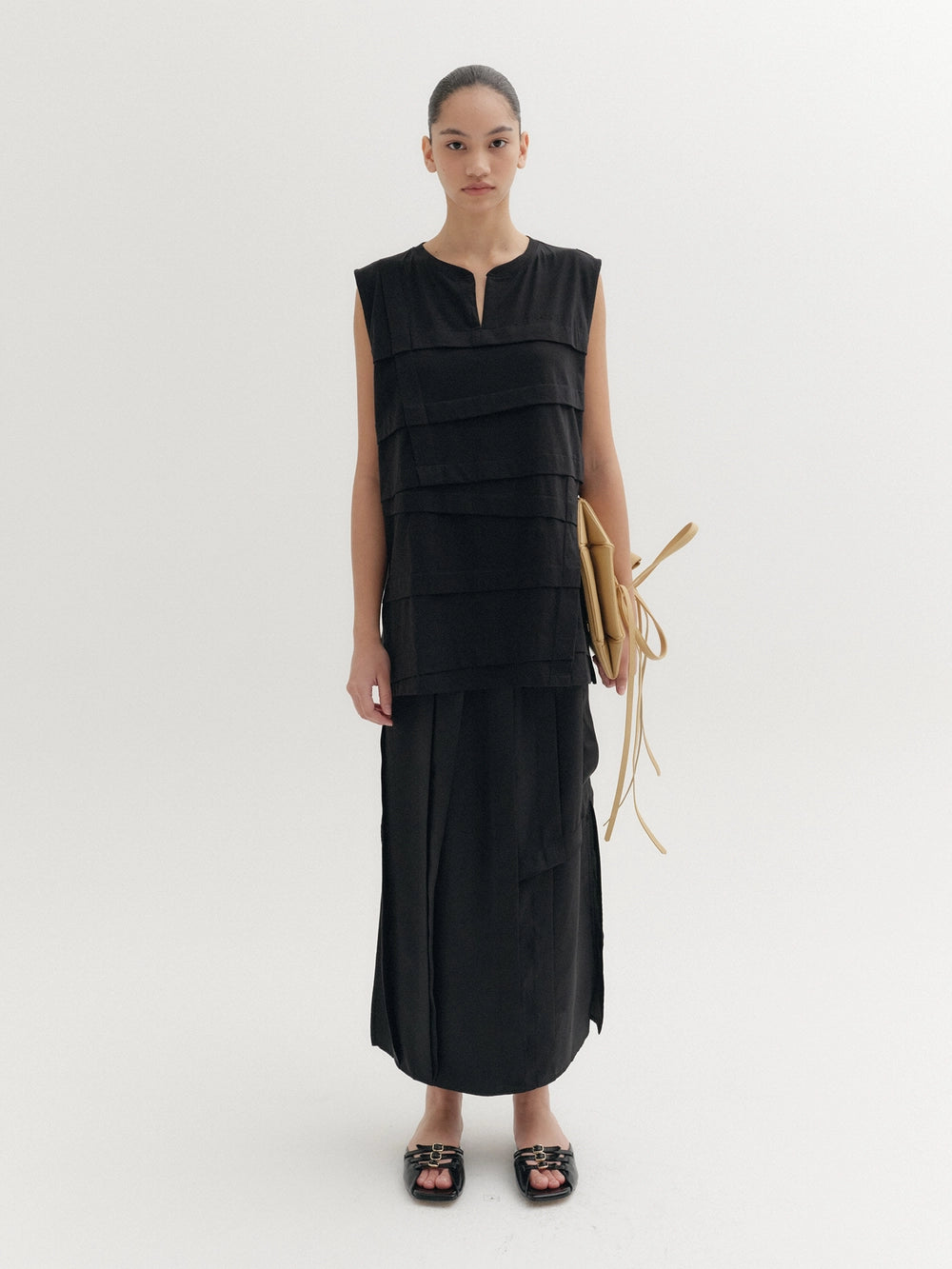 EENK Panel Detail Skirt - Black