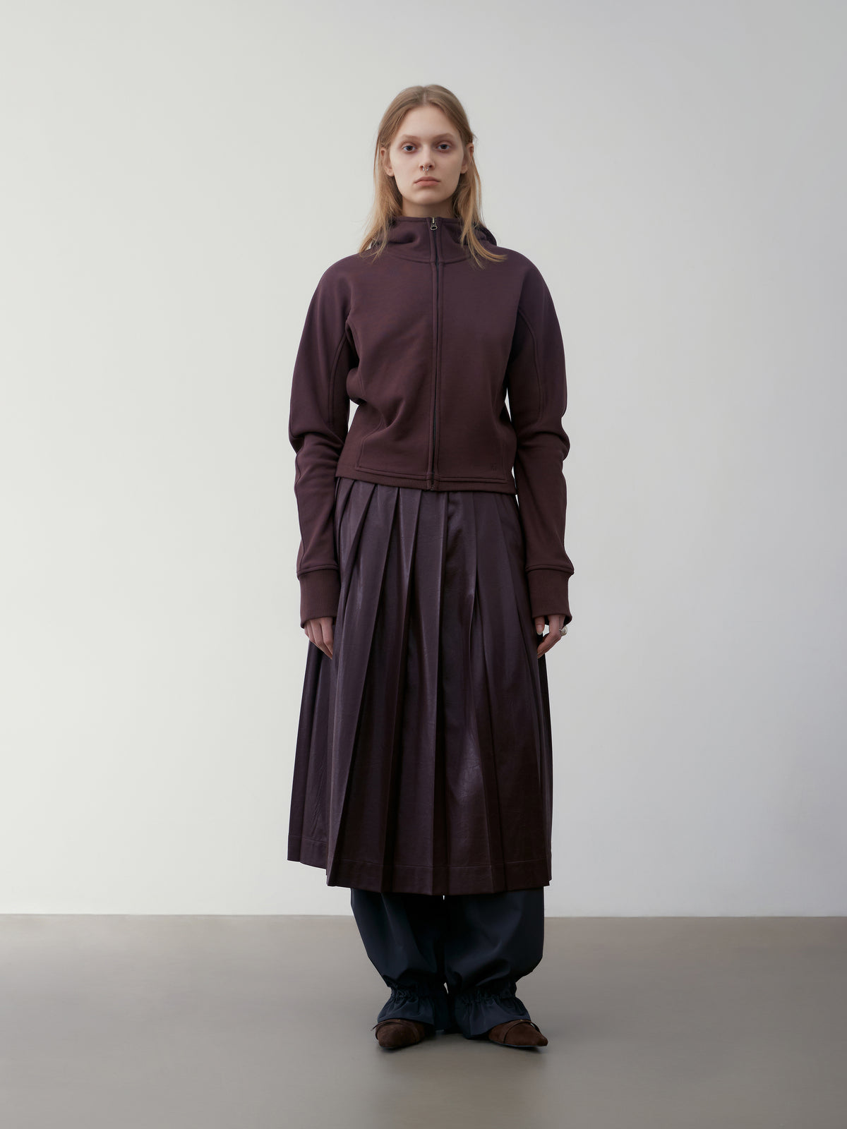 Low Classic Creased Pleated Skirt Burgundy