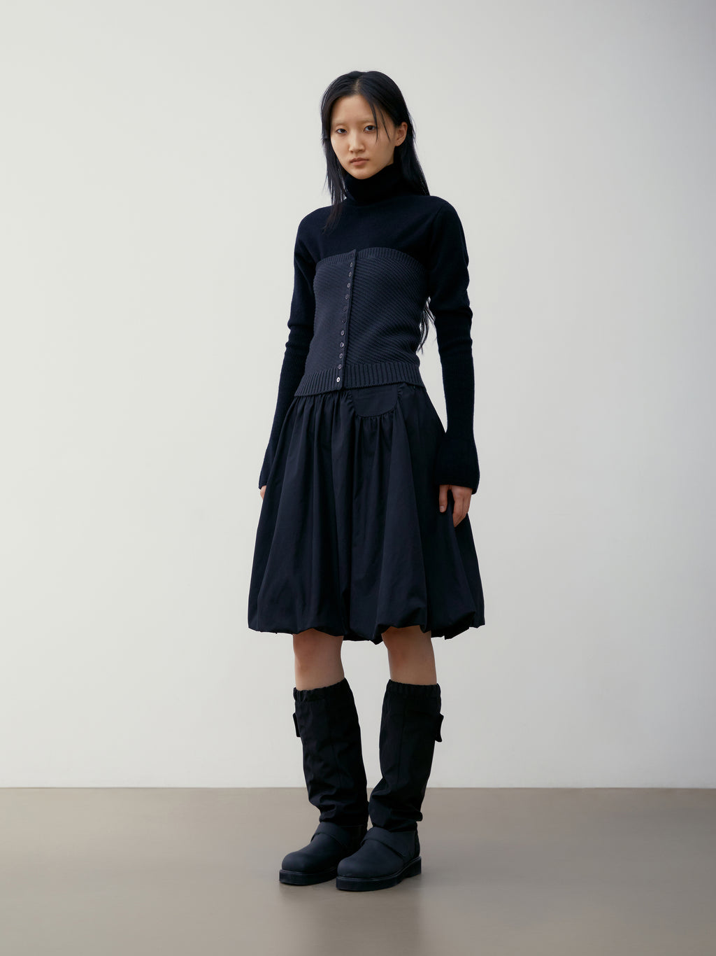 [low_classic] DIAGONAL BUTTON UP BUSTIER
CHARCOAL