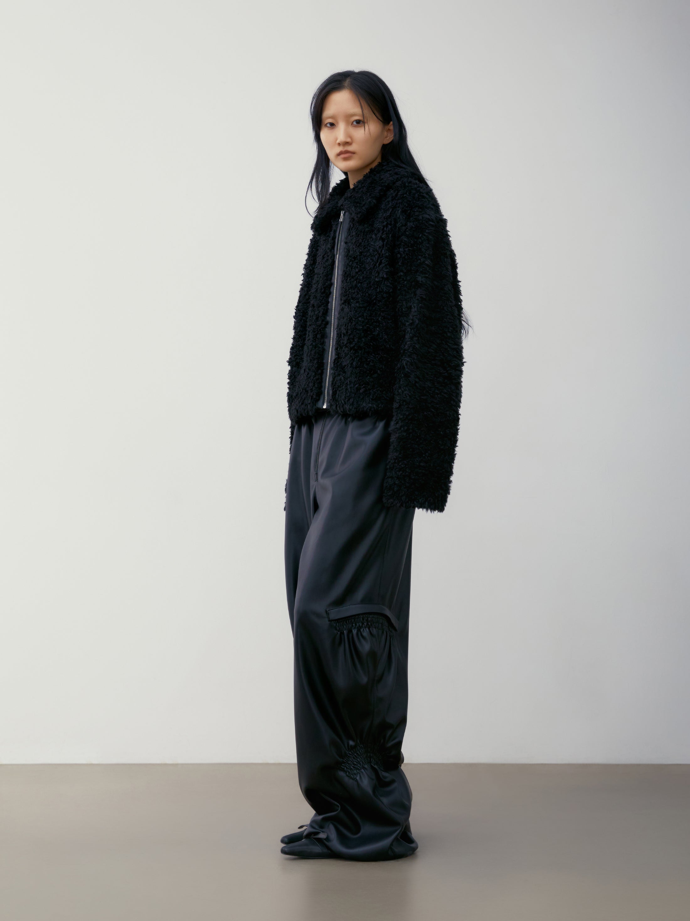 [low_classic] FLUFFY FUR JACKET
BLACK