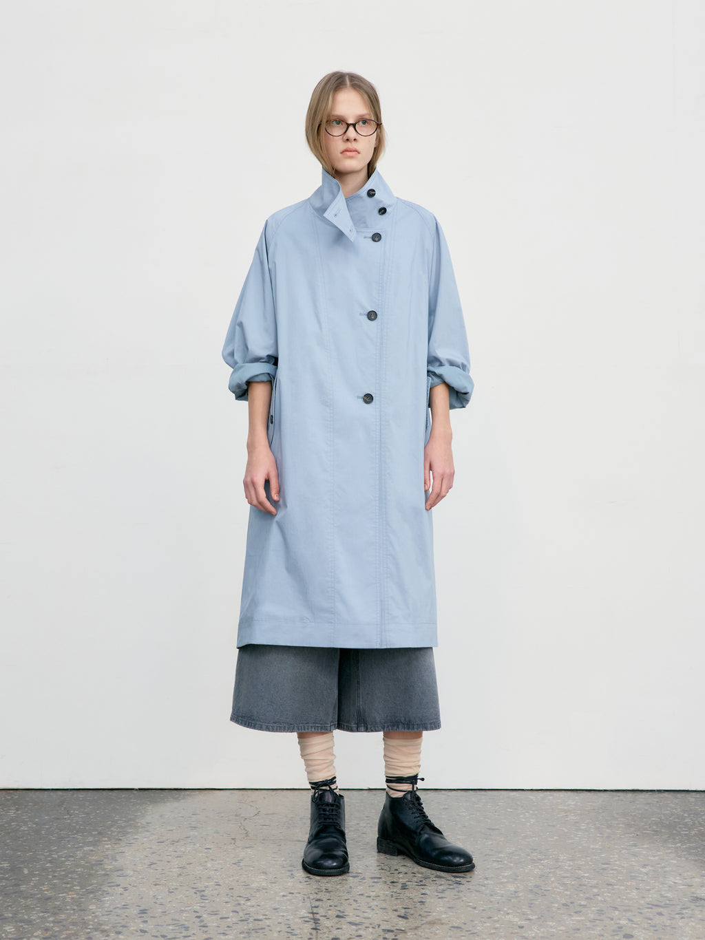 Low Classic Raglan High Neck Trench Coat Blue