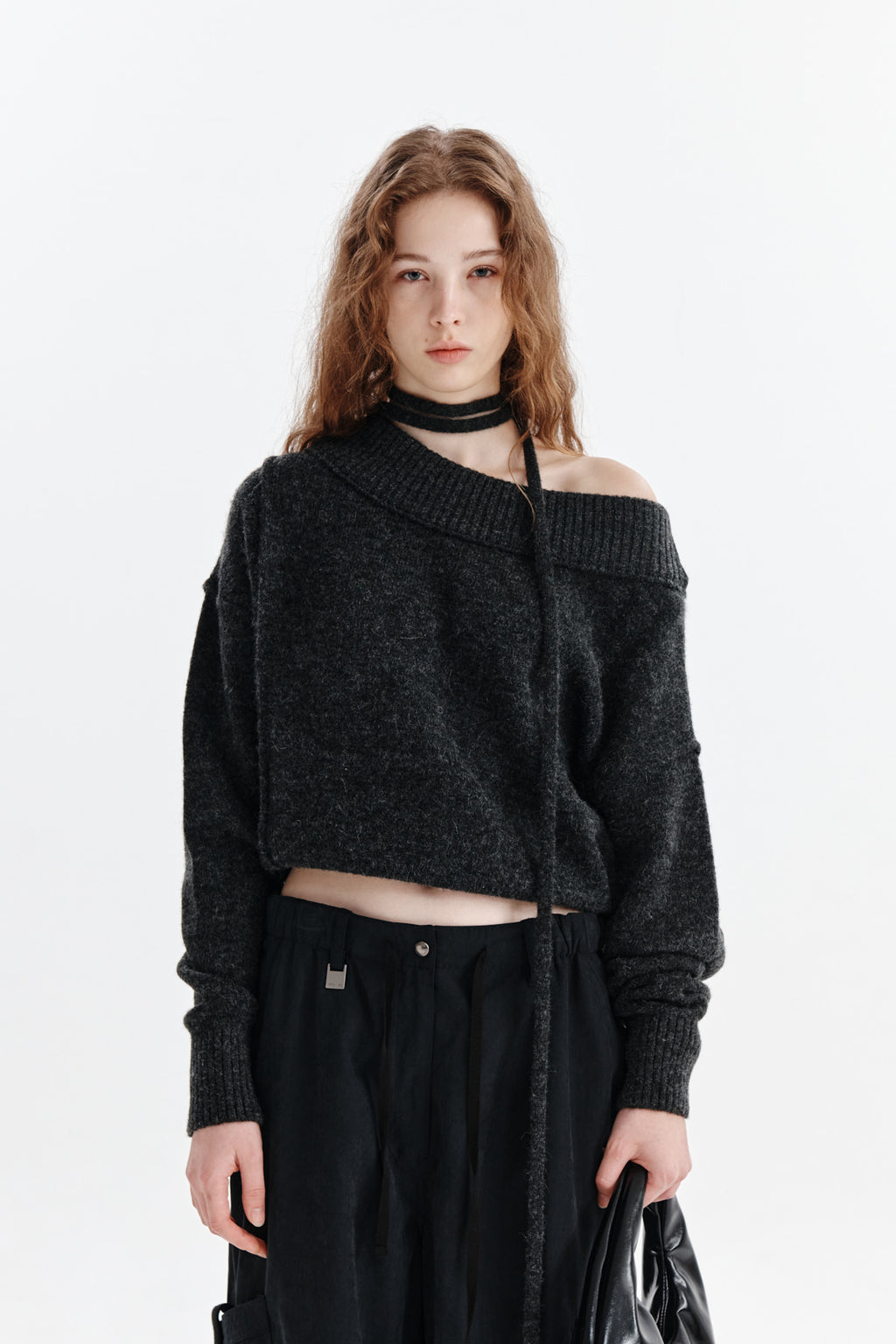 [matinkim] OFF SHOULDER STRING KNIT PULLOVER IN CHARCOAL