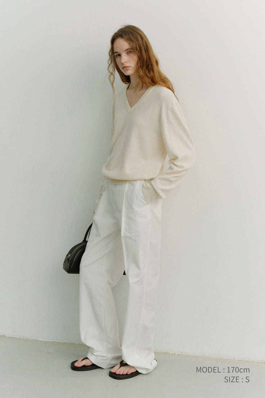 Dunst Unisex Soft V-Neck Sweater Ivory