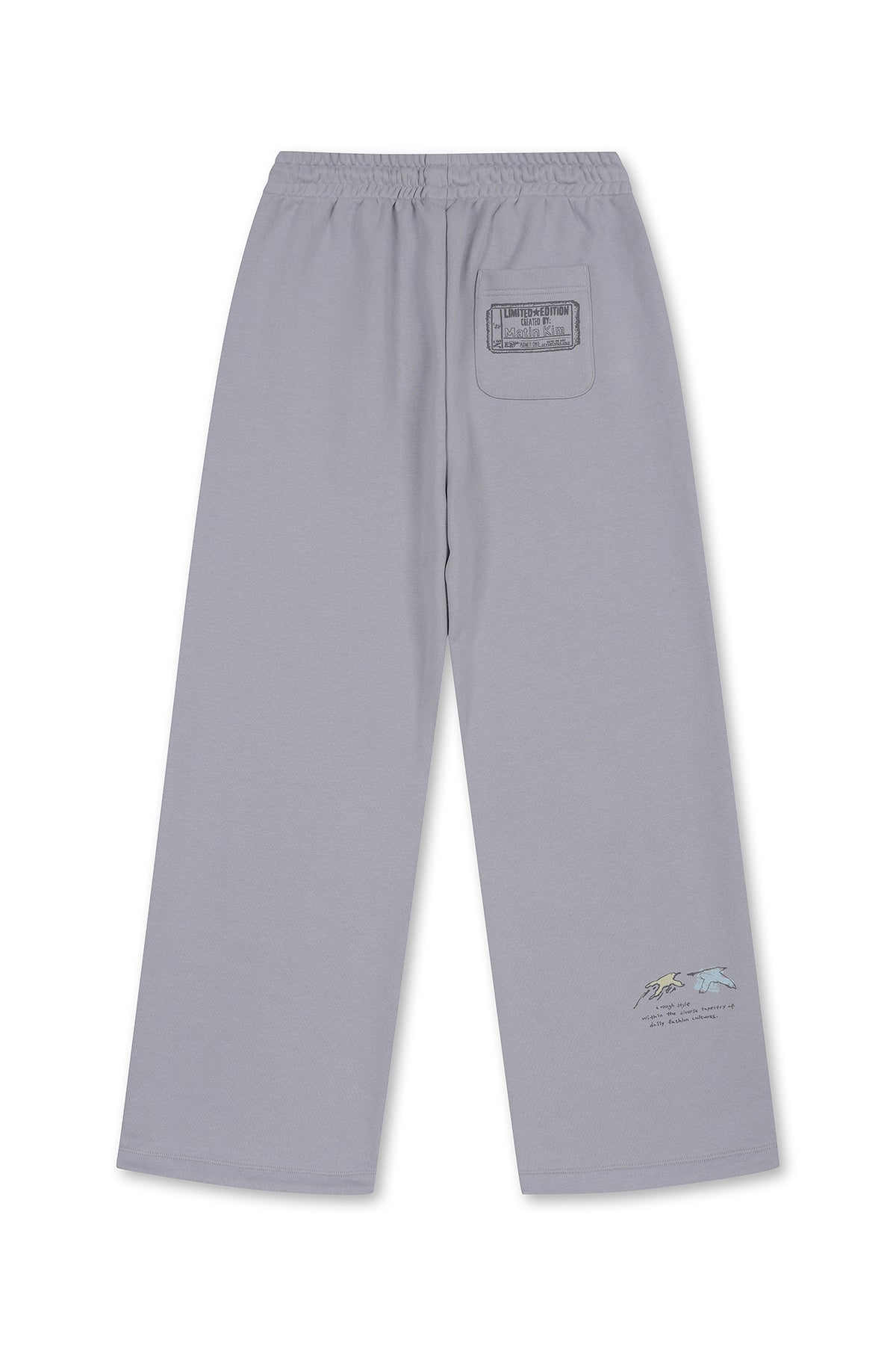 [matinkim] GRAFFITI ARTWORK SWEATPANTS IN SMOKE BLUE