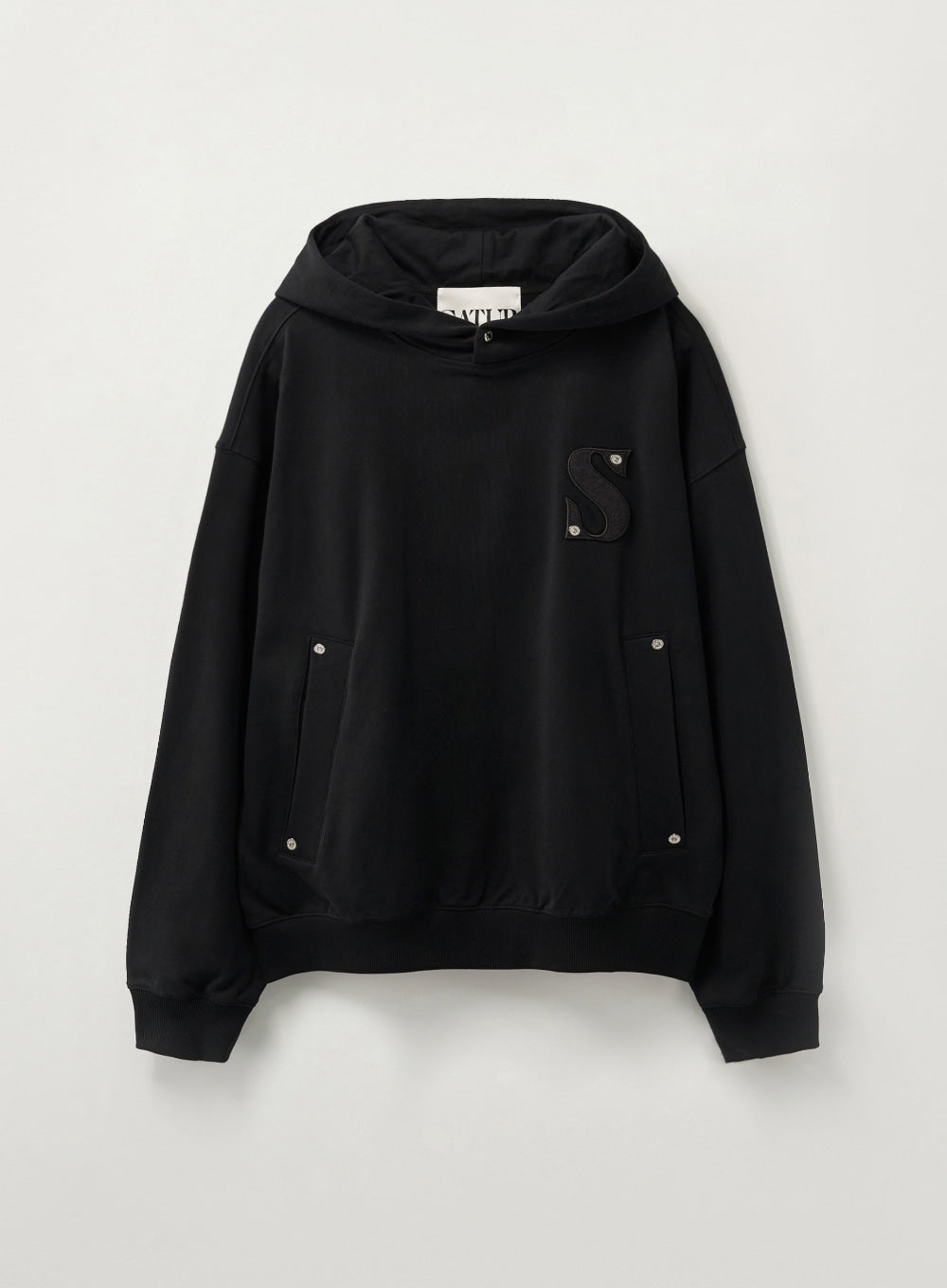 [satur] Small Rivet Applique Pocket Logo Hoodie - Black