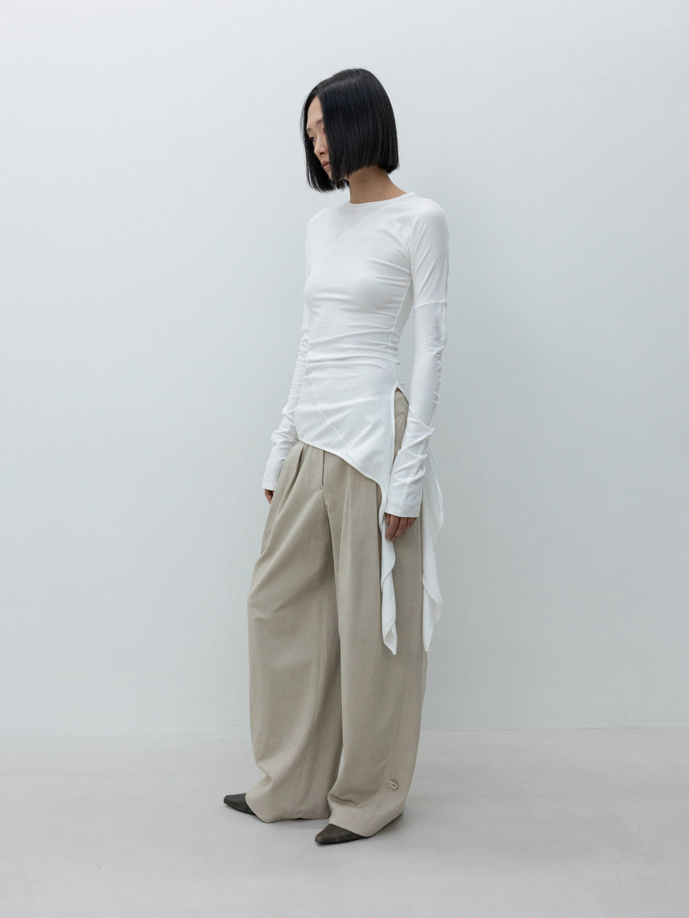 Low Classic Washed Cotton Wide Two-Tuck Pants Beige