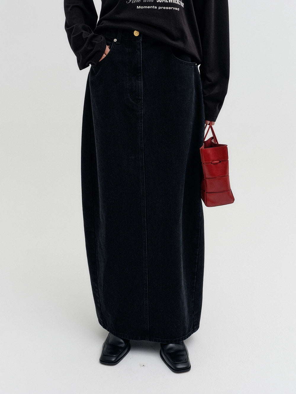 EENK Curved Line Long Denim Skirt - Black