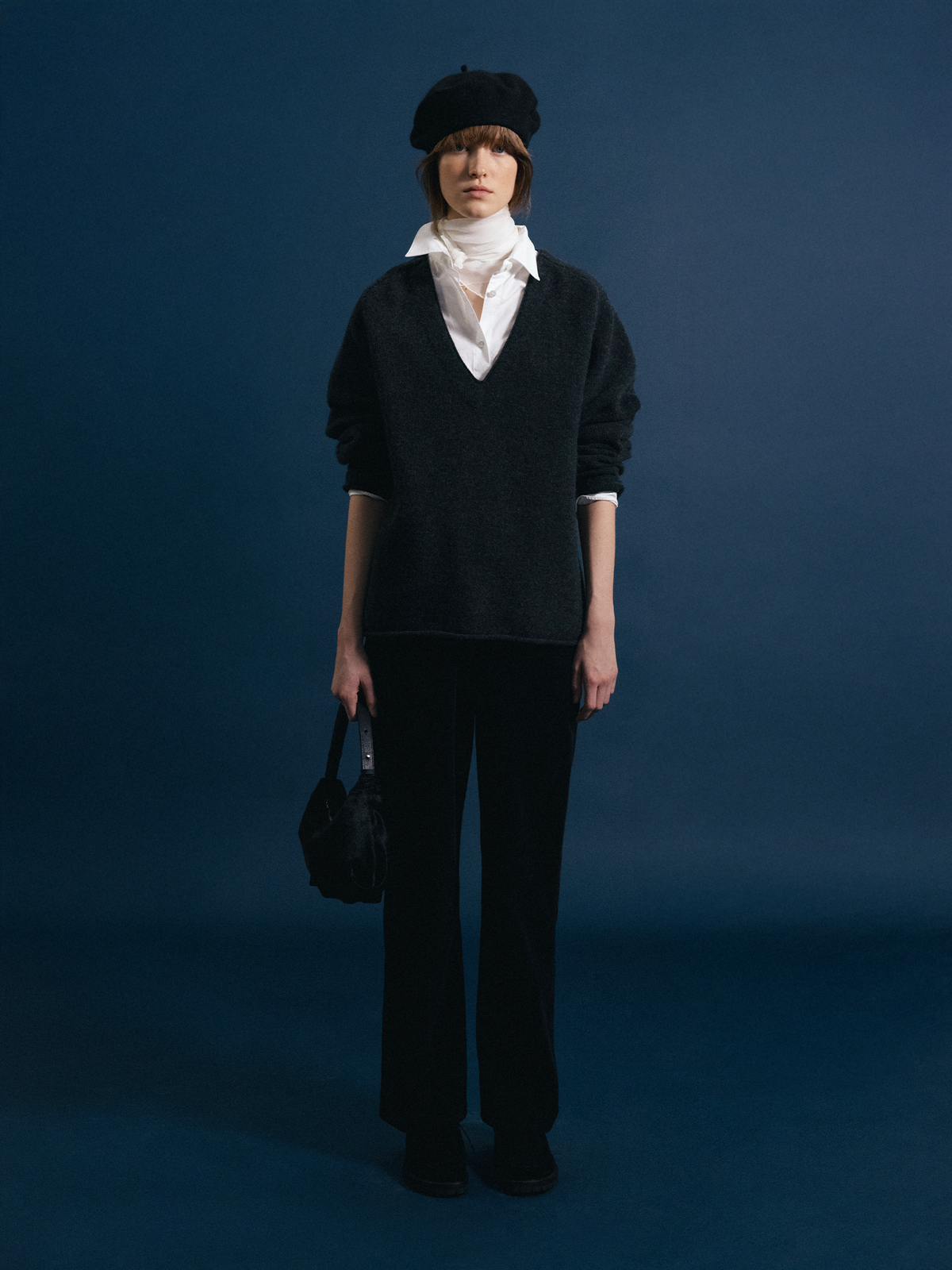 Nothing Written Cerin deep v-neck pullover (Charcoal)