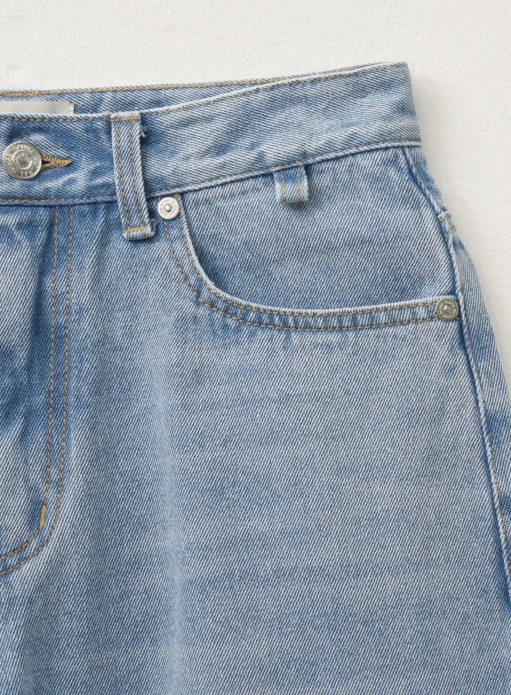 [satur] (W) Crease Hemline Wide Denim Pants - Light Washed
