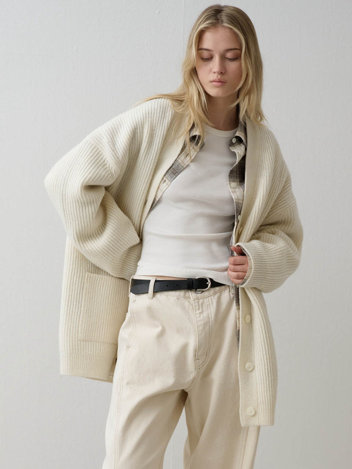 Facade Pattern Shetland Wool V-Neck Cardigan ivory
