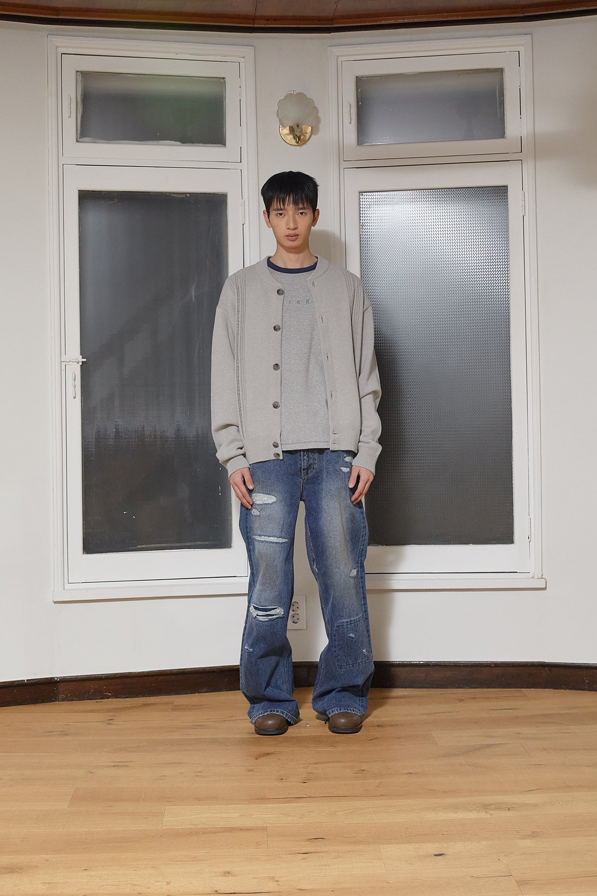 [matinkim] PUNCHING LINE POINT ROUND NECK CARDIGAN FOR MEN IN GREY