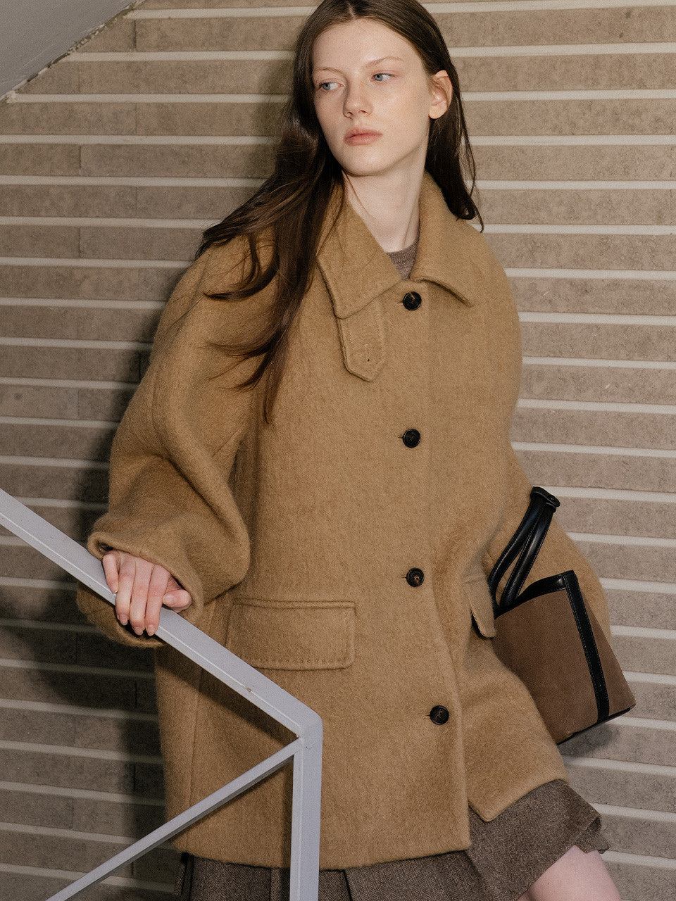 Tillidie Alpaca raglan half coat Camel