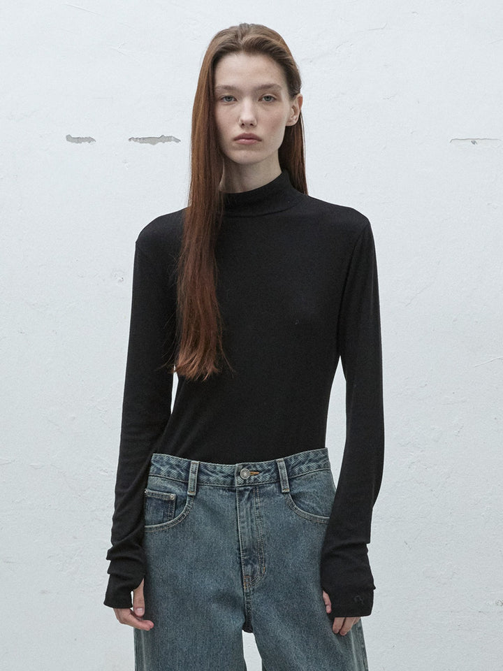 Raive Basic Turtle-neck Top