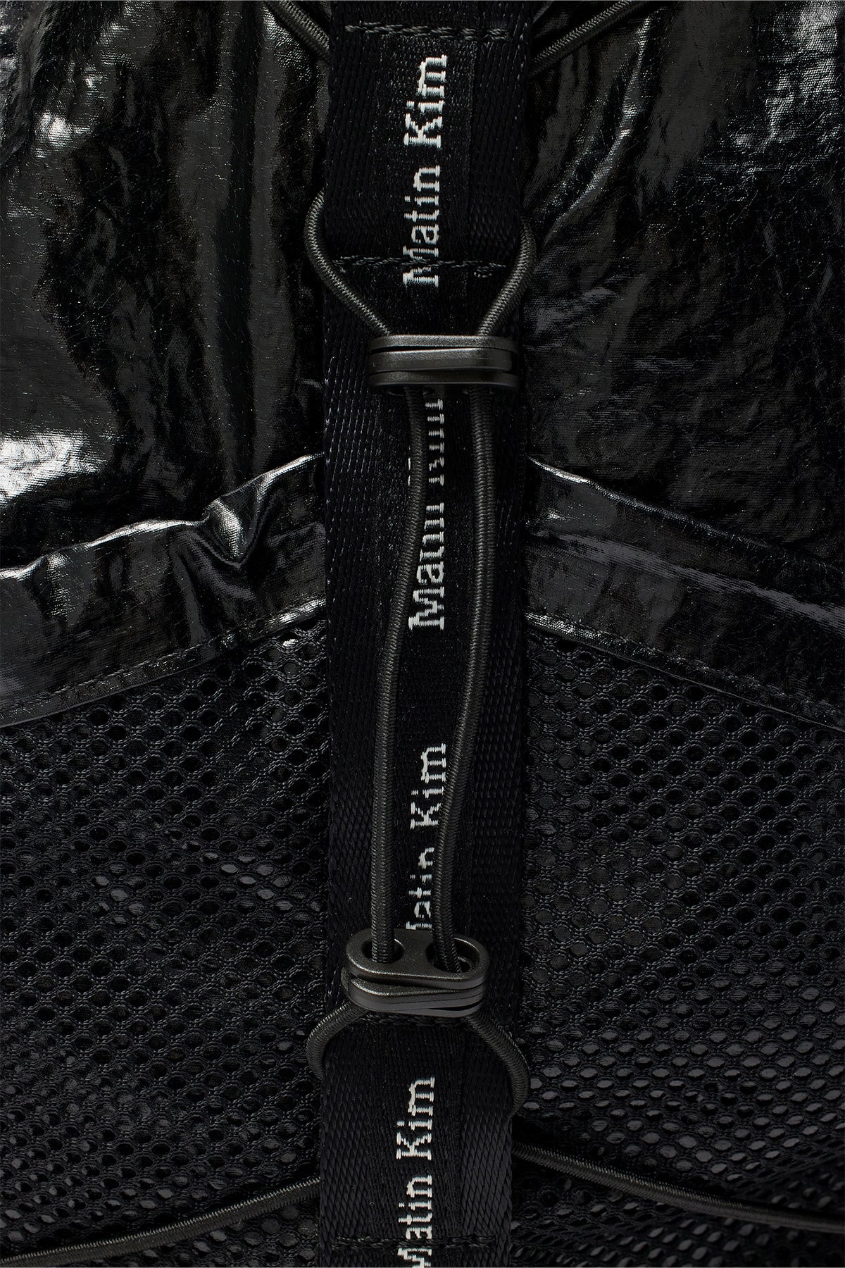 [matinkim] LOGO TAPING GLOSSY BACK PACK IN BLACK