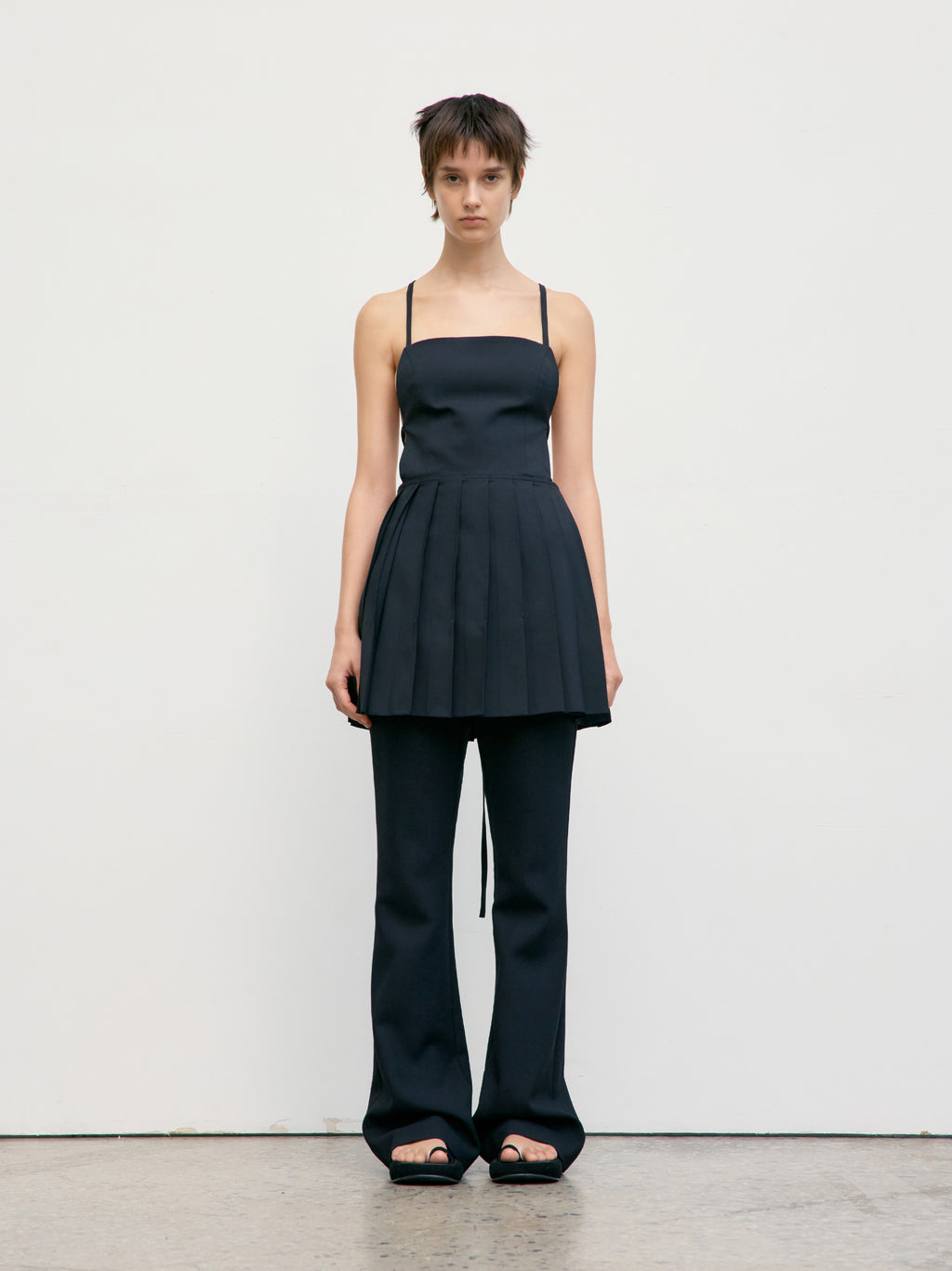 Low Classic Pleated Mini Dress Black