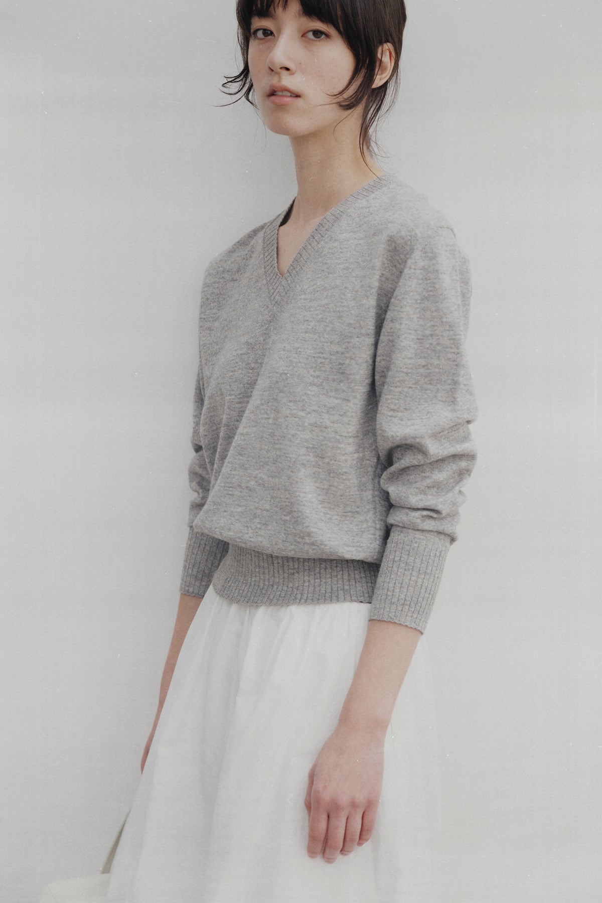 Nothing Written Marine v-neck pullover (Gray)