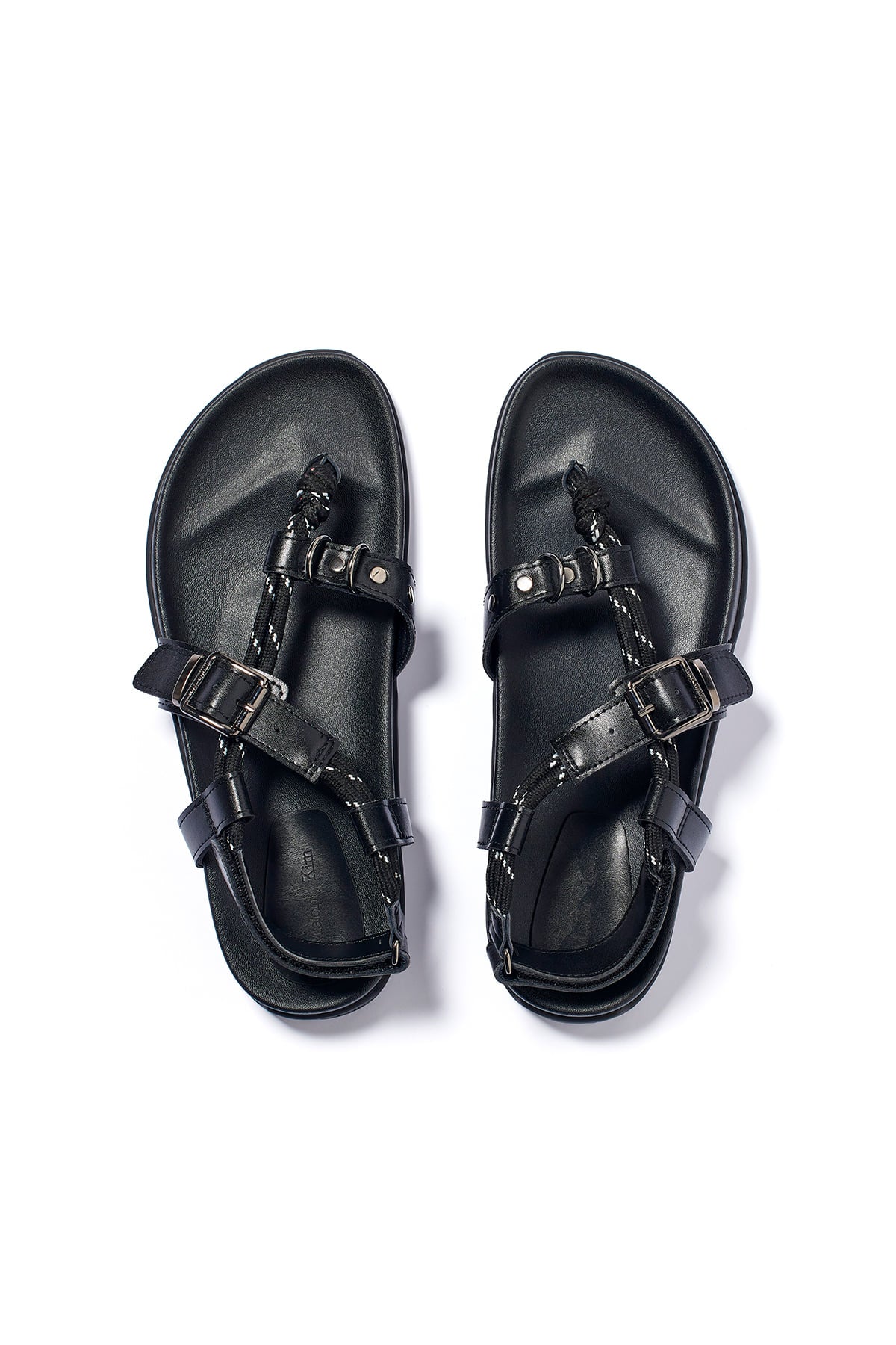 [matinkim] STRING FLIP FLOP SANDAL IN BLACK